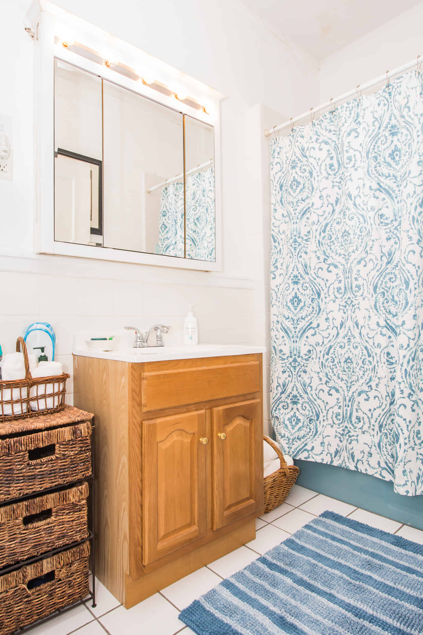 1253 Beacon St, Brookline - Boston, Massachusetts, United States - Bathroom
