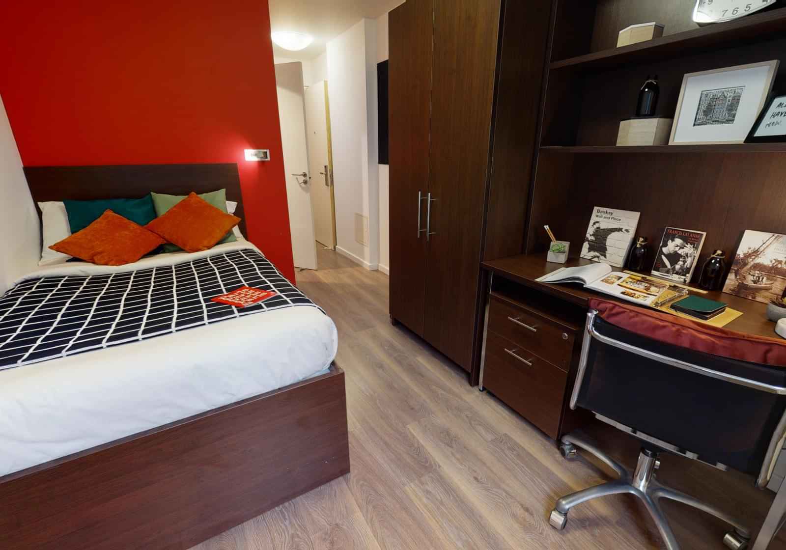 Common Area?w=400&h=260&fit=crop&q=40&auto=format&trim=auto