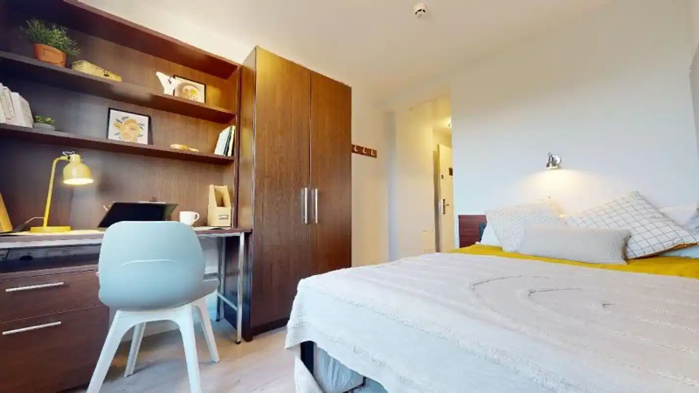 Copper En Suite