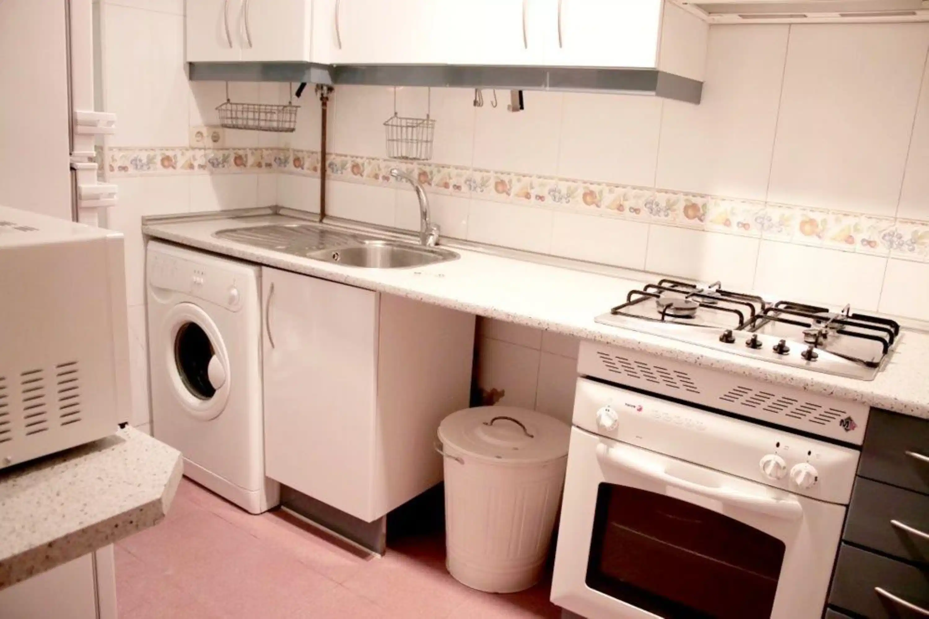 Exterior?w=400&h=260&fit=crop&q=40&auto=format&trim=auto