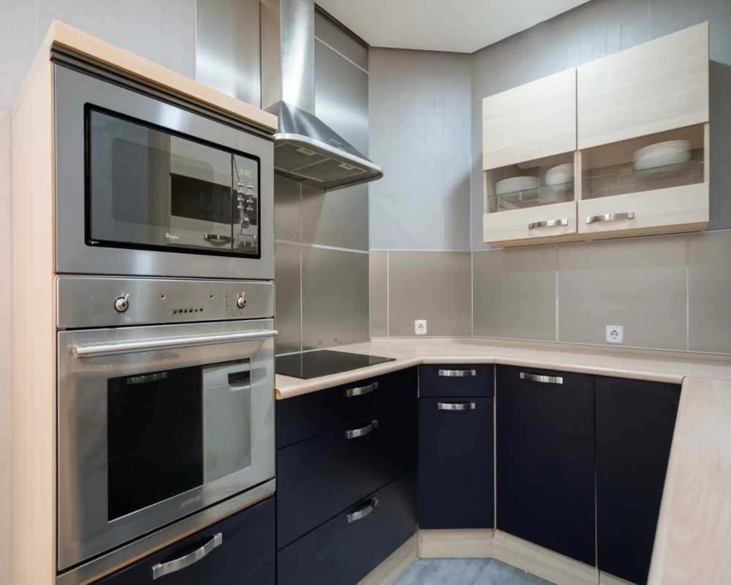 Exterior?w=400&h=260&fit=crop&q=40&auto=format&trim=auto