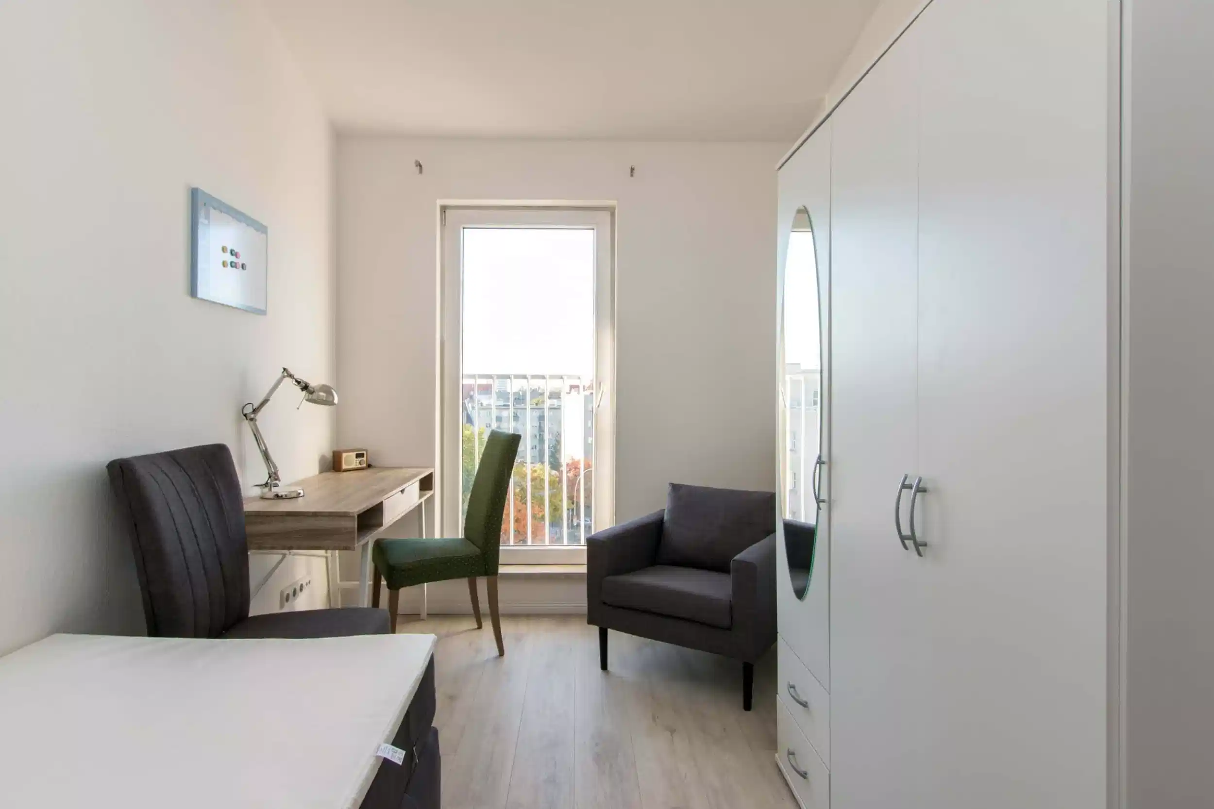 Amenities?w=400&h=260&fit=crop&q=40&auto=format&trim=auto