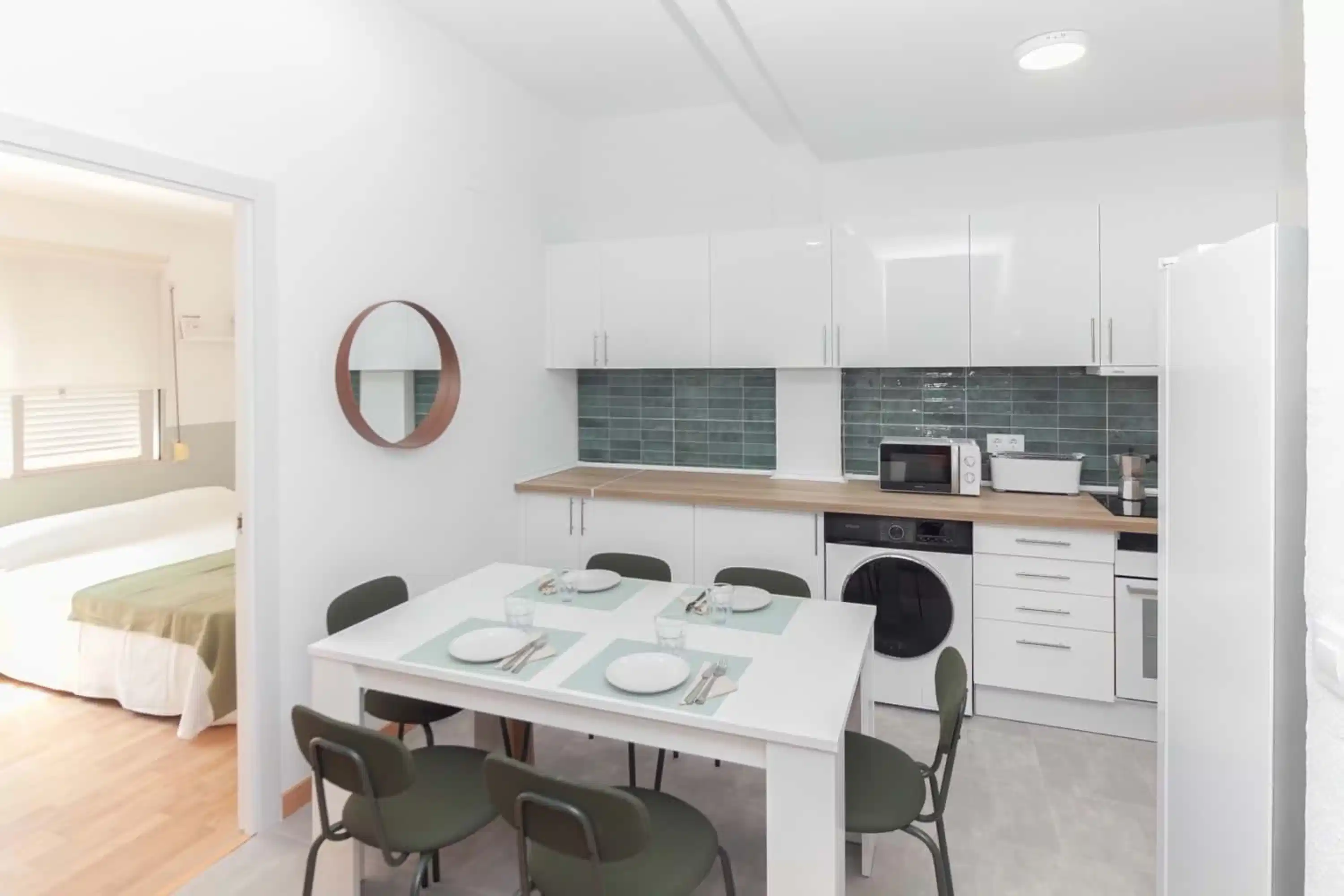 Exterior?w=400&h=260&fit=crop&q=40&auto=format&trim=auto