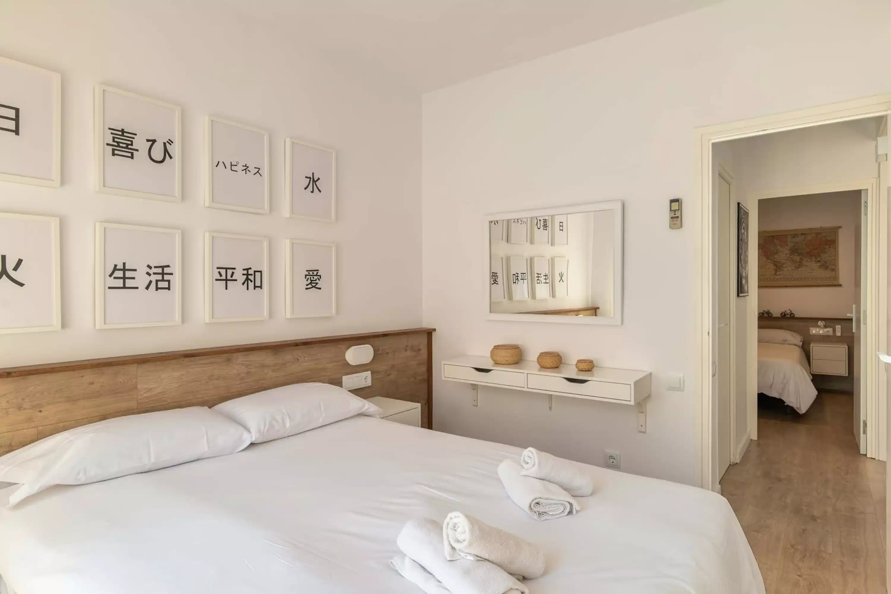 Exterior?w=400&h=260&fit=crop&q=40&auto=format&trim=auto