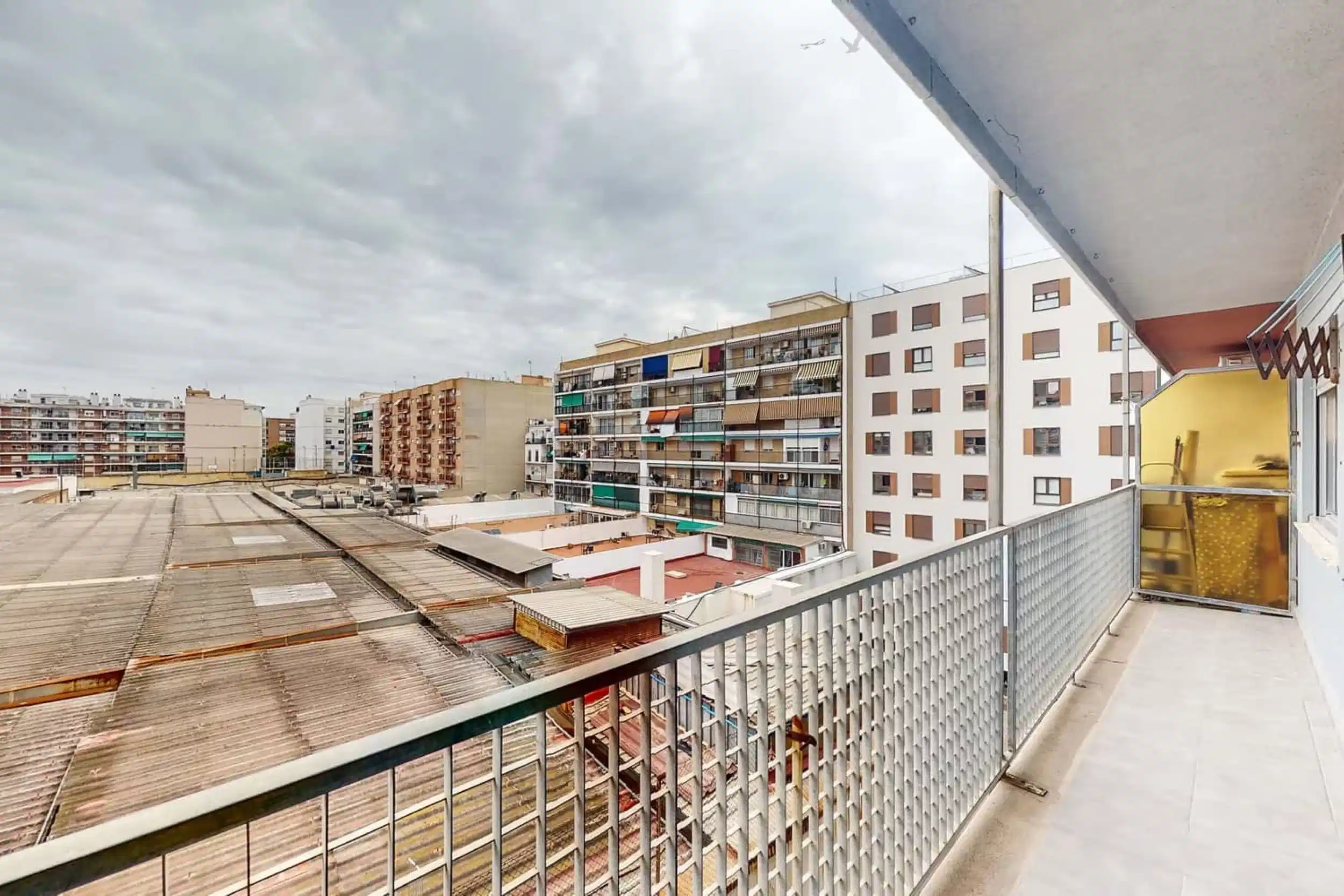 SPC 46021, Valencia - Valencia, Spain - Exterior