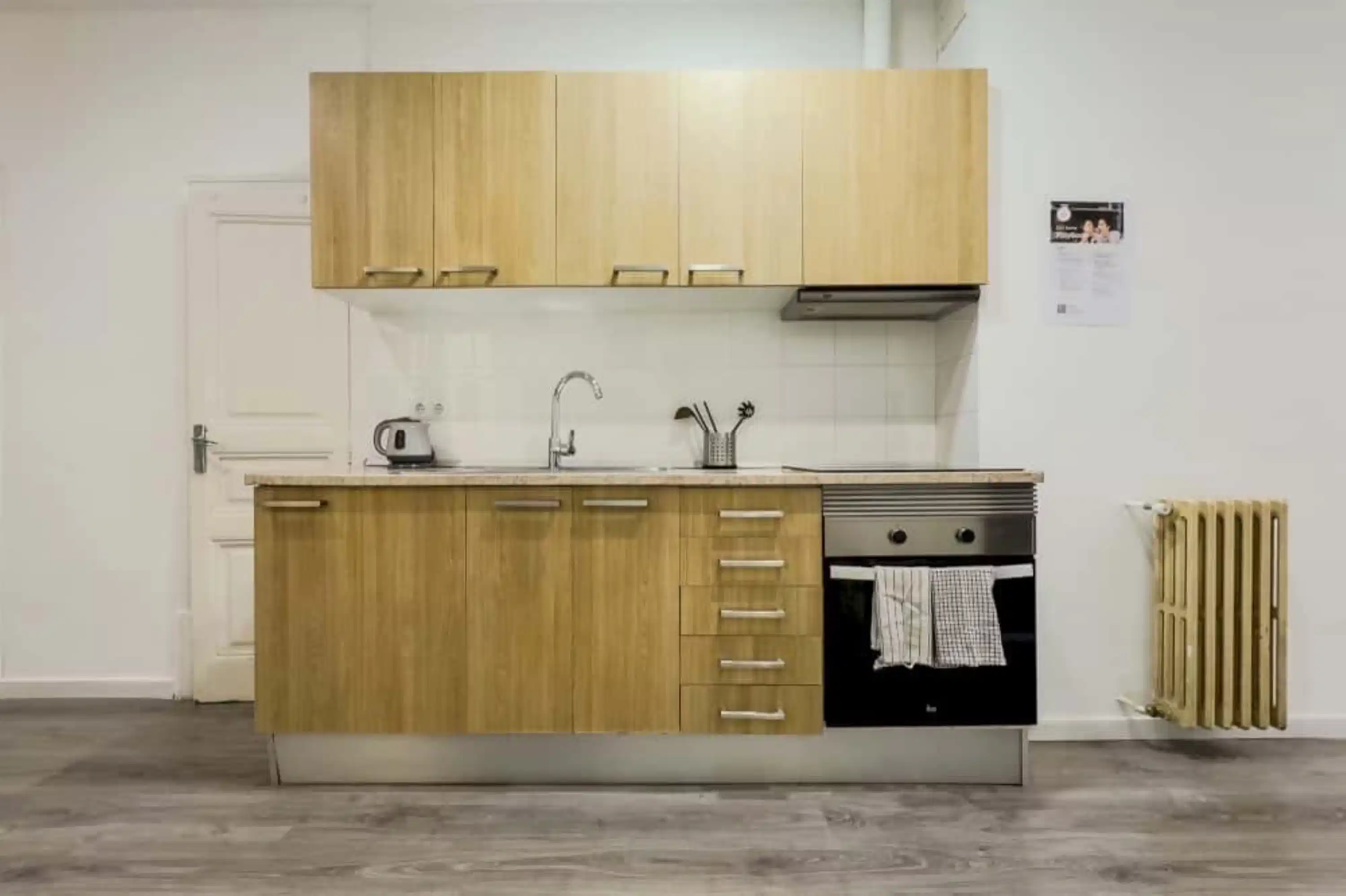 Exterior?w=400&h=260&fit=crop&q=40&auto=format&trim=auto