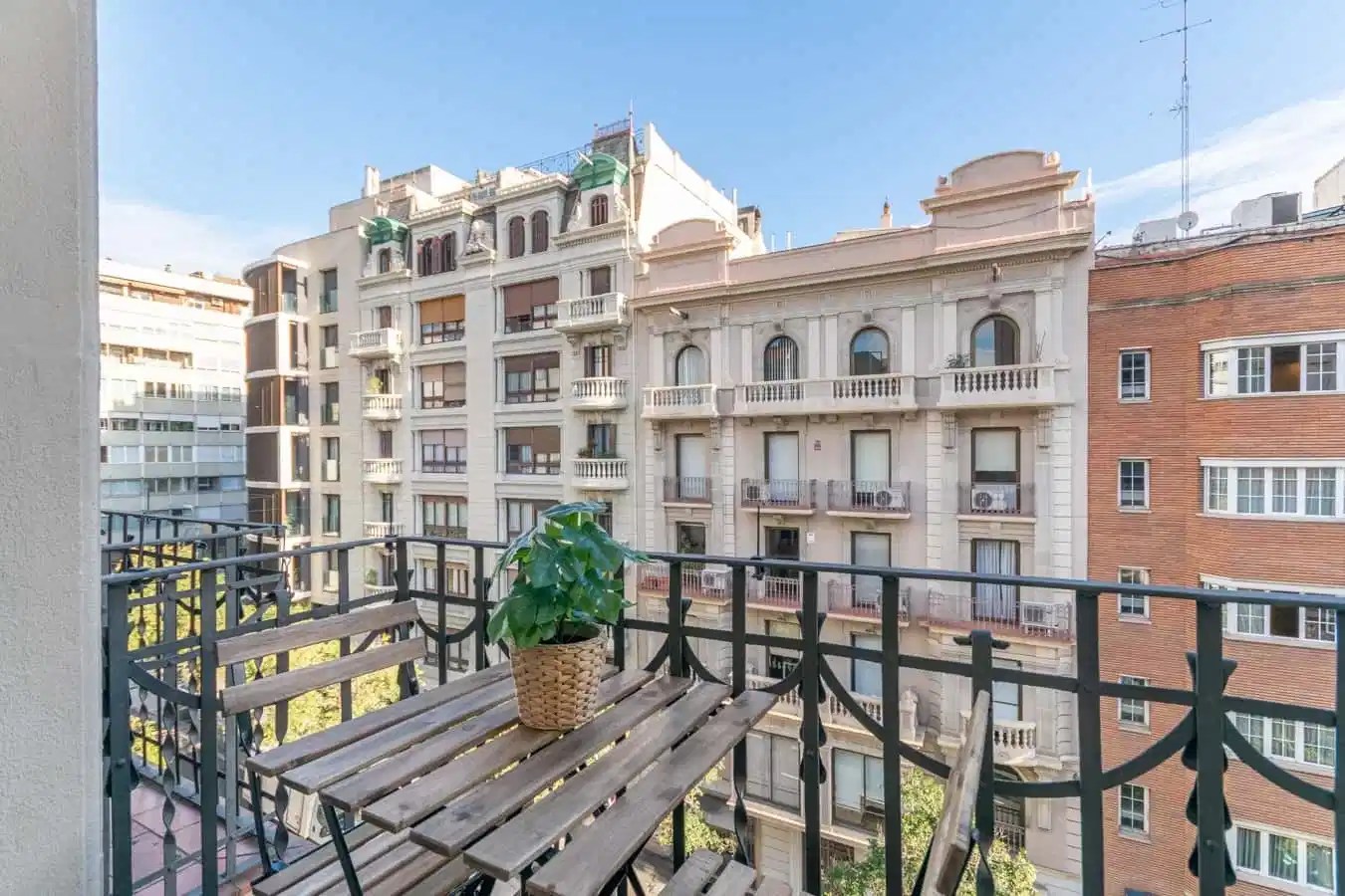 SPC 8021, Barcelona - Barcelona, Spain - Exterior