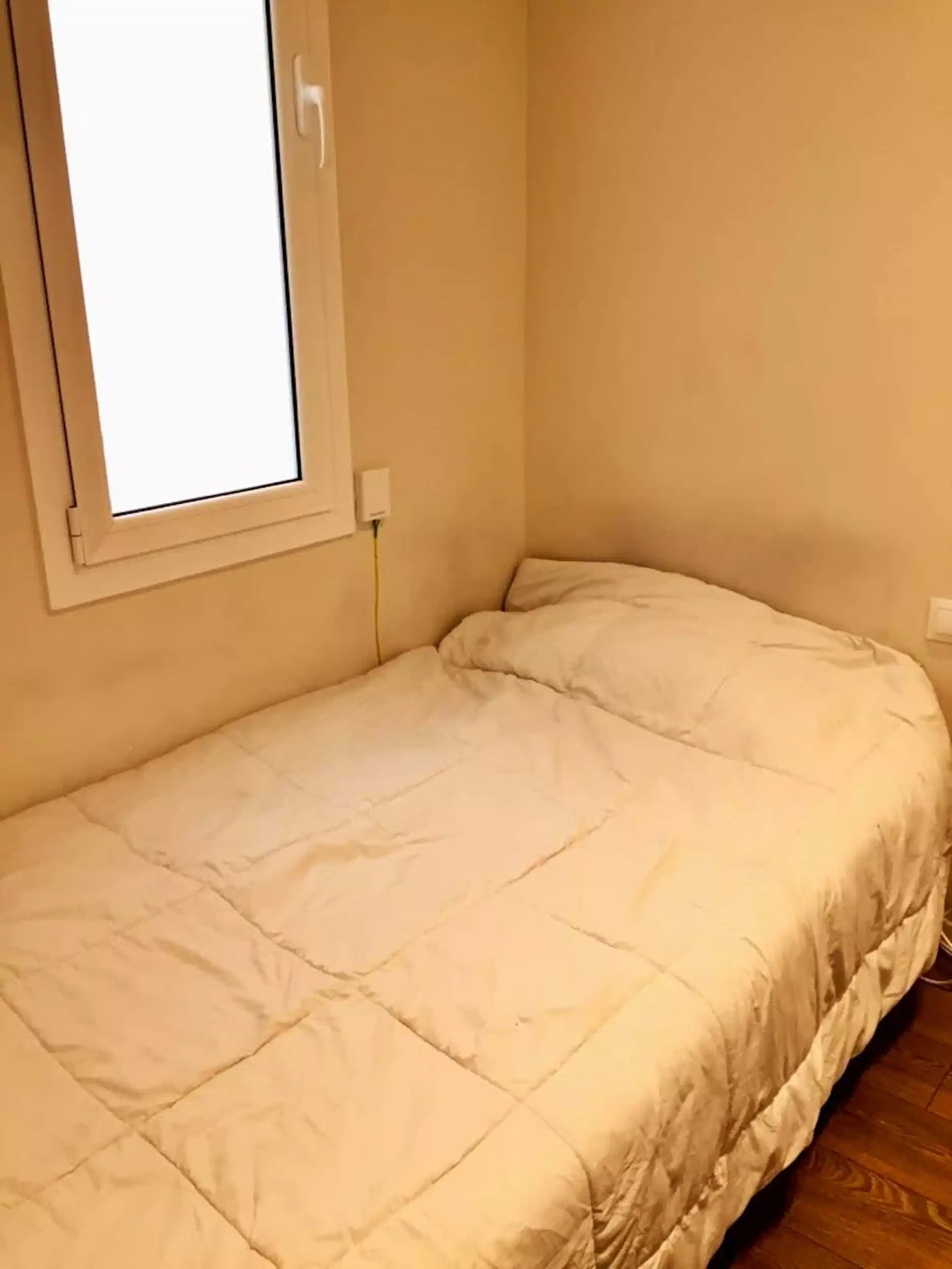 Exterior?w=400&h=260&fit=crop&q=40&auto=format&trim=auto