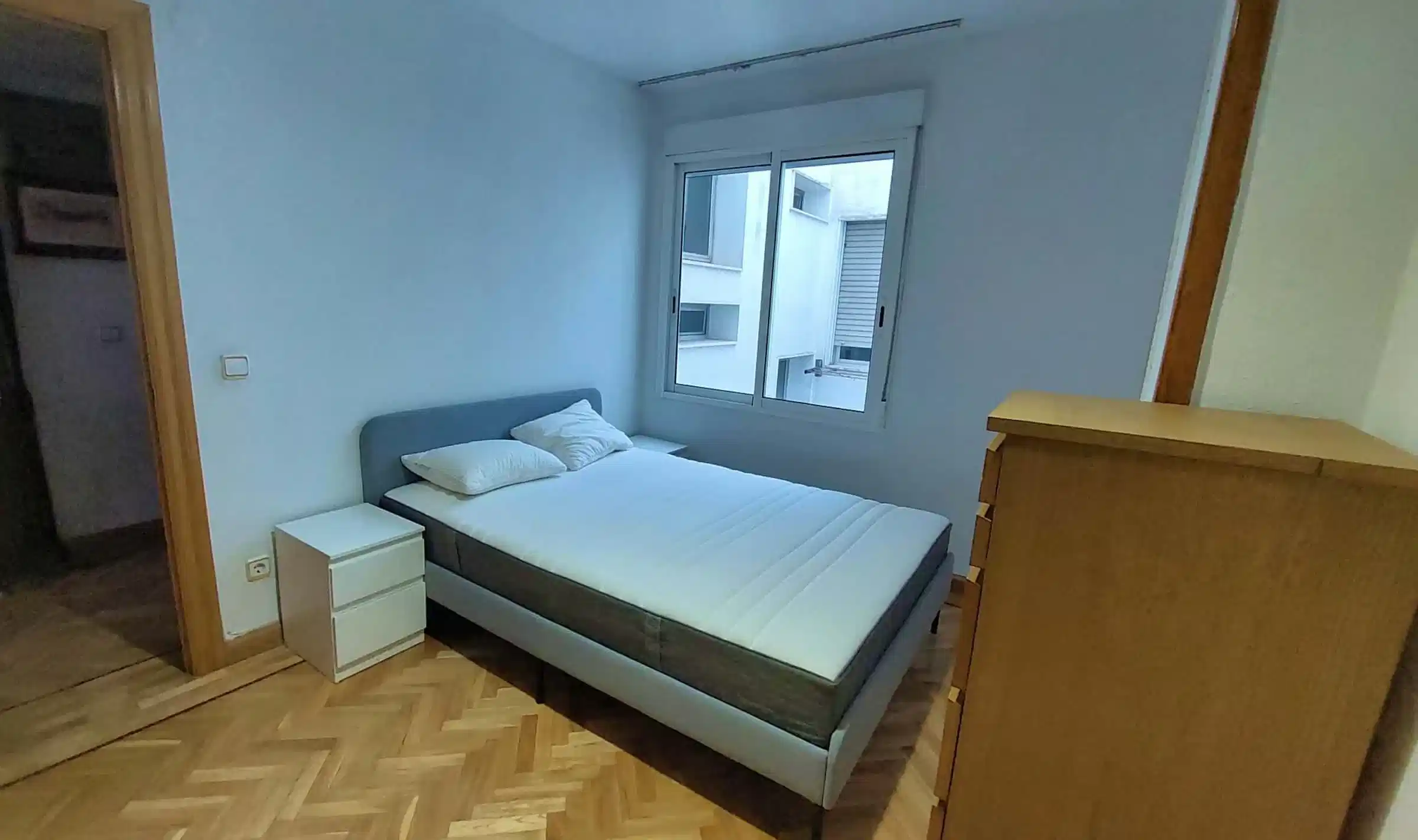 Amenities?w=400&h=260&fit=crop&q=40&auto=format&trim=auto