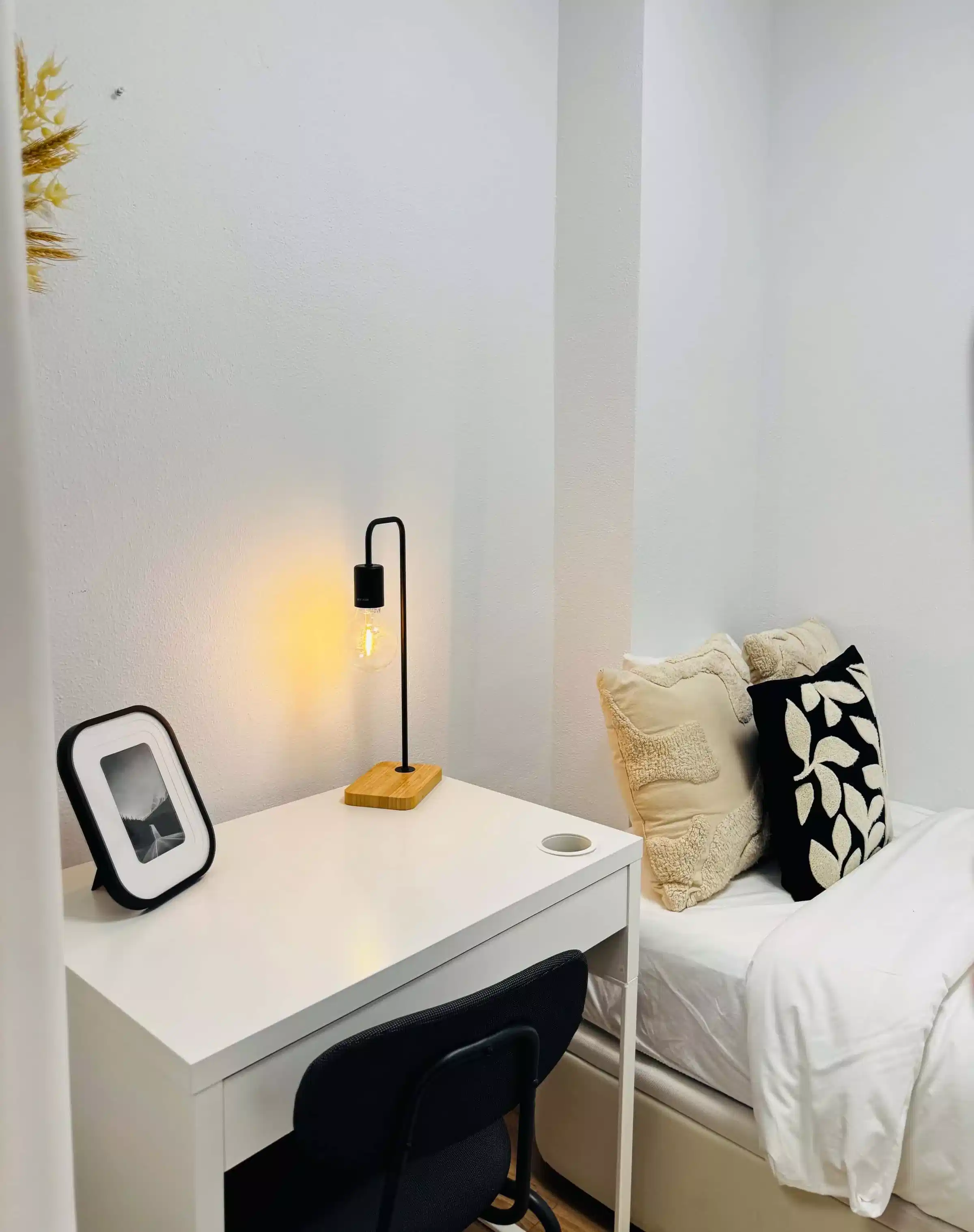 Amenities?w=400&h=260&fit=crop&q=40&auto=format&trim=auto