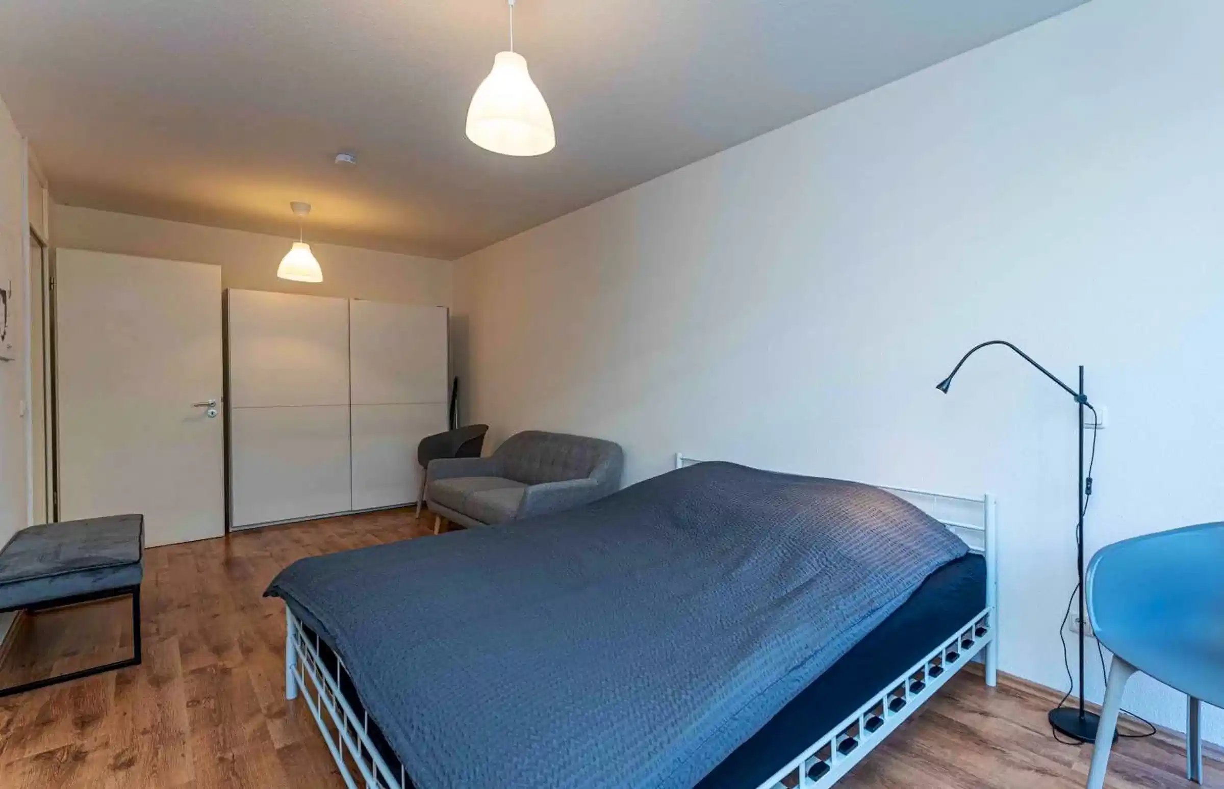 Common Area?w=400&h=260&fit=crop&q=40&auto=format&trim=auto