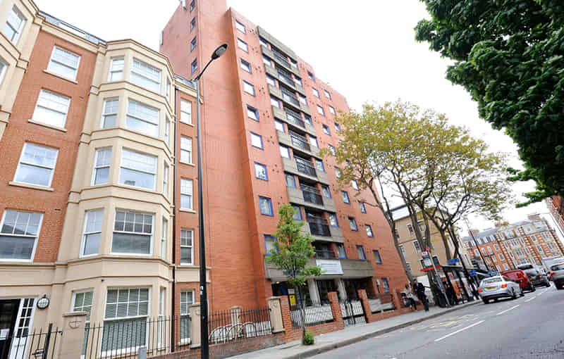 Kitchen?w=400&h=260&fit=crop&q=40&auto=format&trim=auto