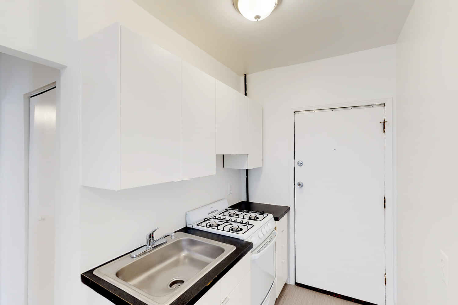 Amenities?w=400&h=260&fit=crop&q=40&auto=format&trim=auto