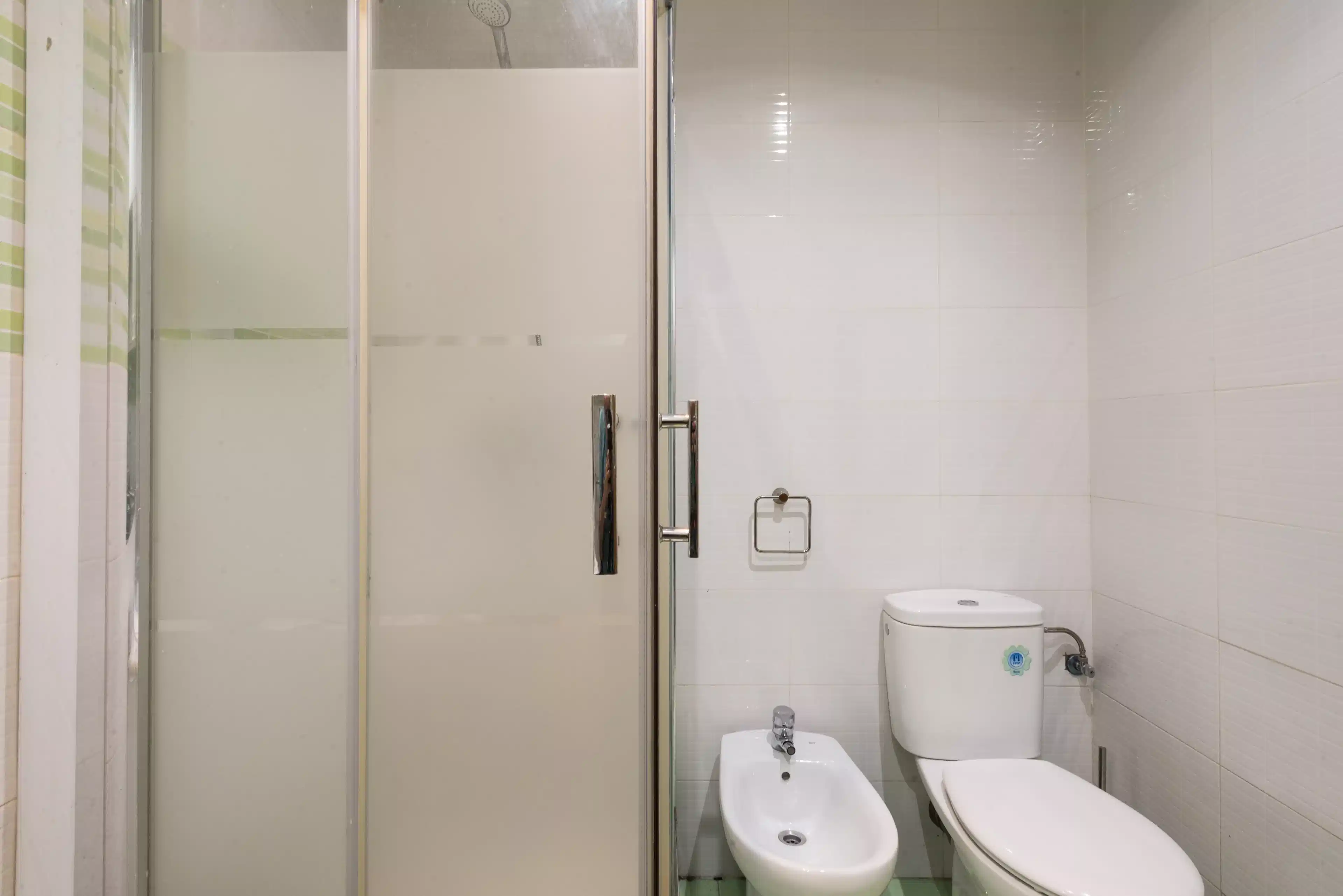 Common Area?w=400&h=260&fit=crop&q=40&auto=format&trim=auto