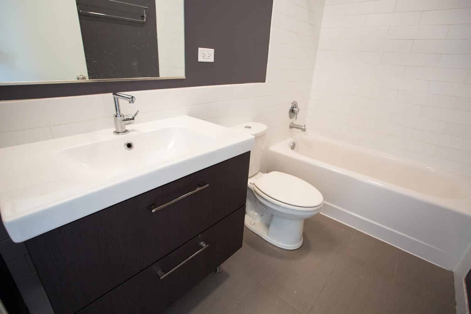 Exterior?w=400&h=260&fit=crop&q=40&auto=format&trim=auto