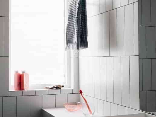 Exterior?w=400&h=260&fit=crop&q=40&auto=format&trim=auto