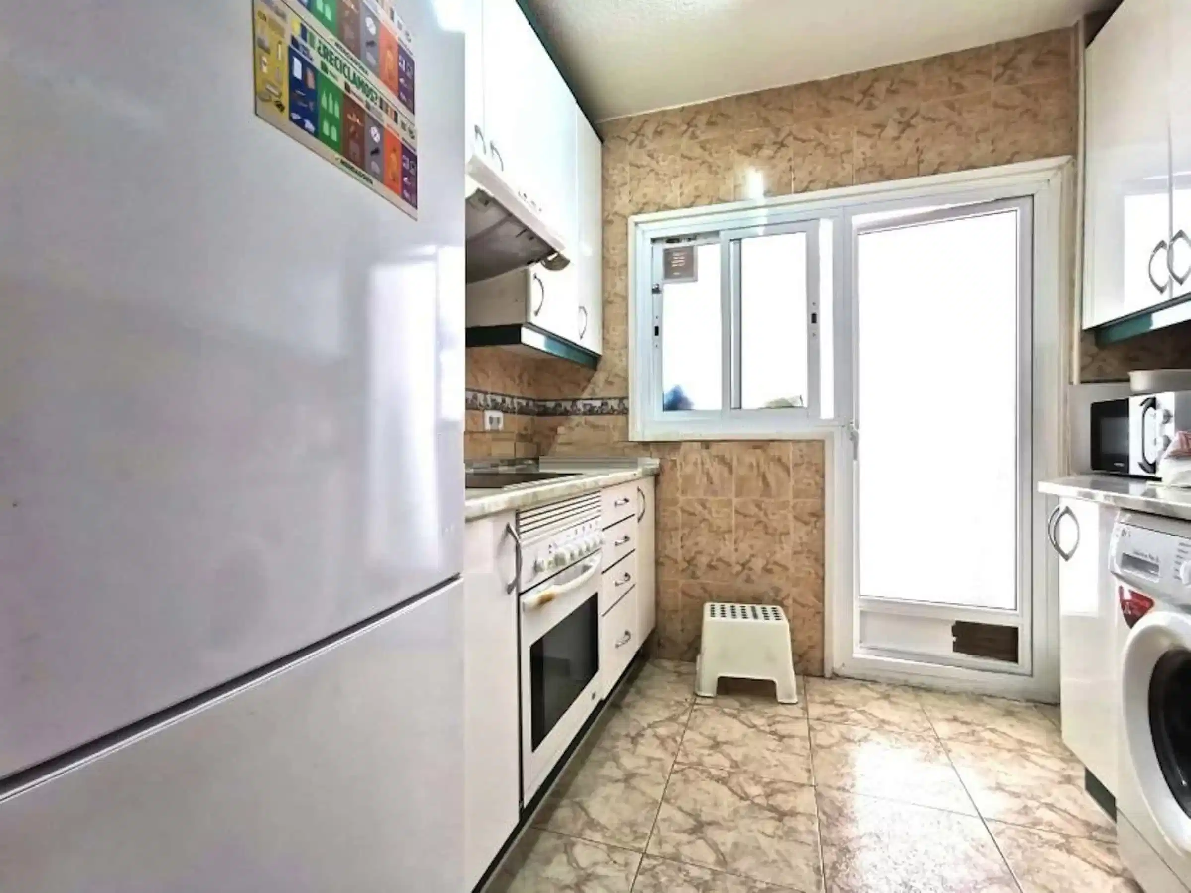 Exterior?w=400&h=260&fit=crop&q=40&auto=format&trim=auto