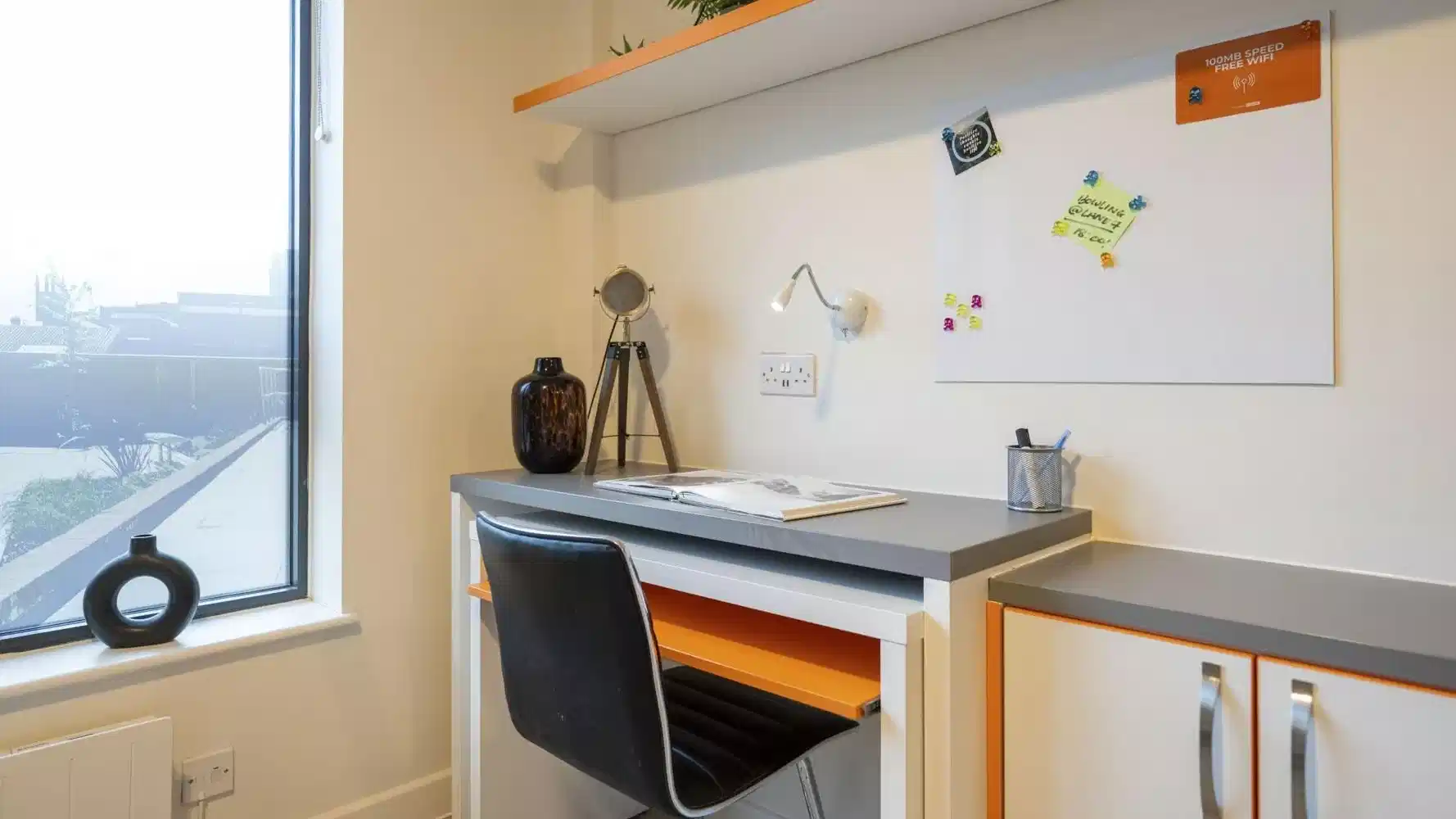 Common Area?w=400&h=260&fit=crop&q=40&auto=format&trim=auto