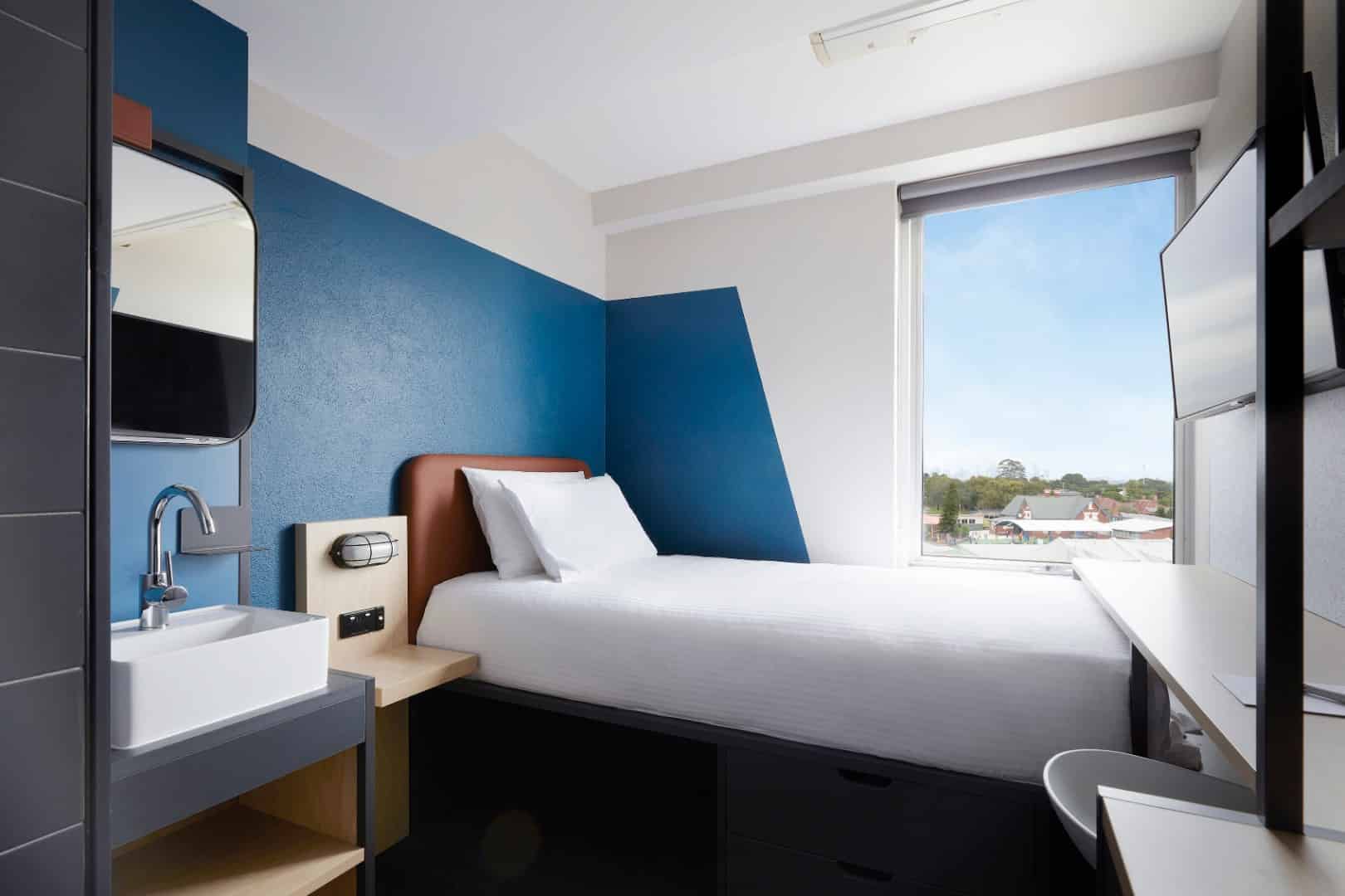 Amenities?w=400&h=260&fit=crop&q=40&auto=format&trim=auto