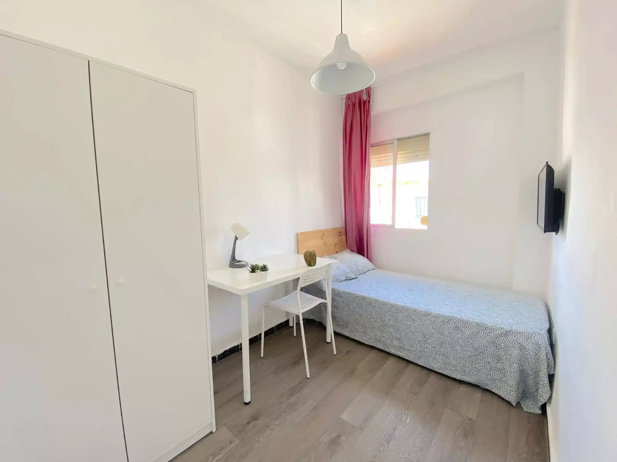 SPC 41009, Sevilla - Seville, Spain - #124023: Room in 4 Bedroom 1 Bathroom (Calle Doctor Serás) - Bedroom