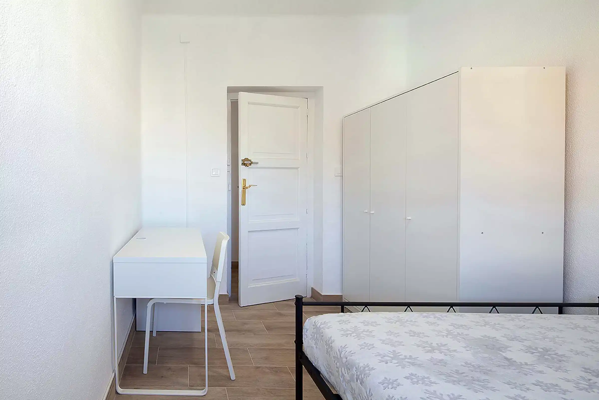 SPC 41009, Sevilla - Seville, Spain - #182355: Room in 7 Bedroom 2 Bathroom (Calle Ter) - Bedroom