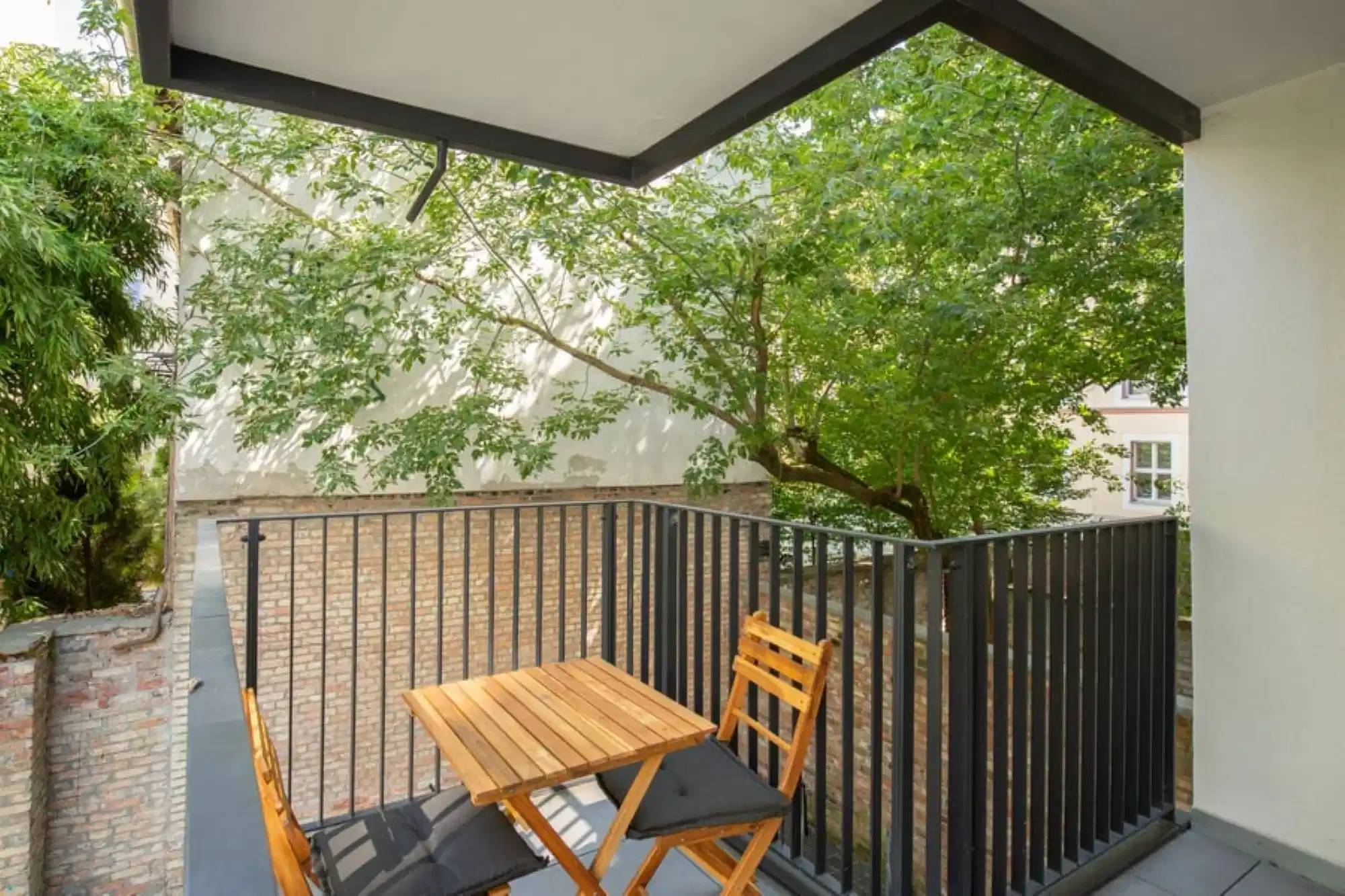 LX 10115, Berlin - Berlin, Germany - Exterior