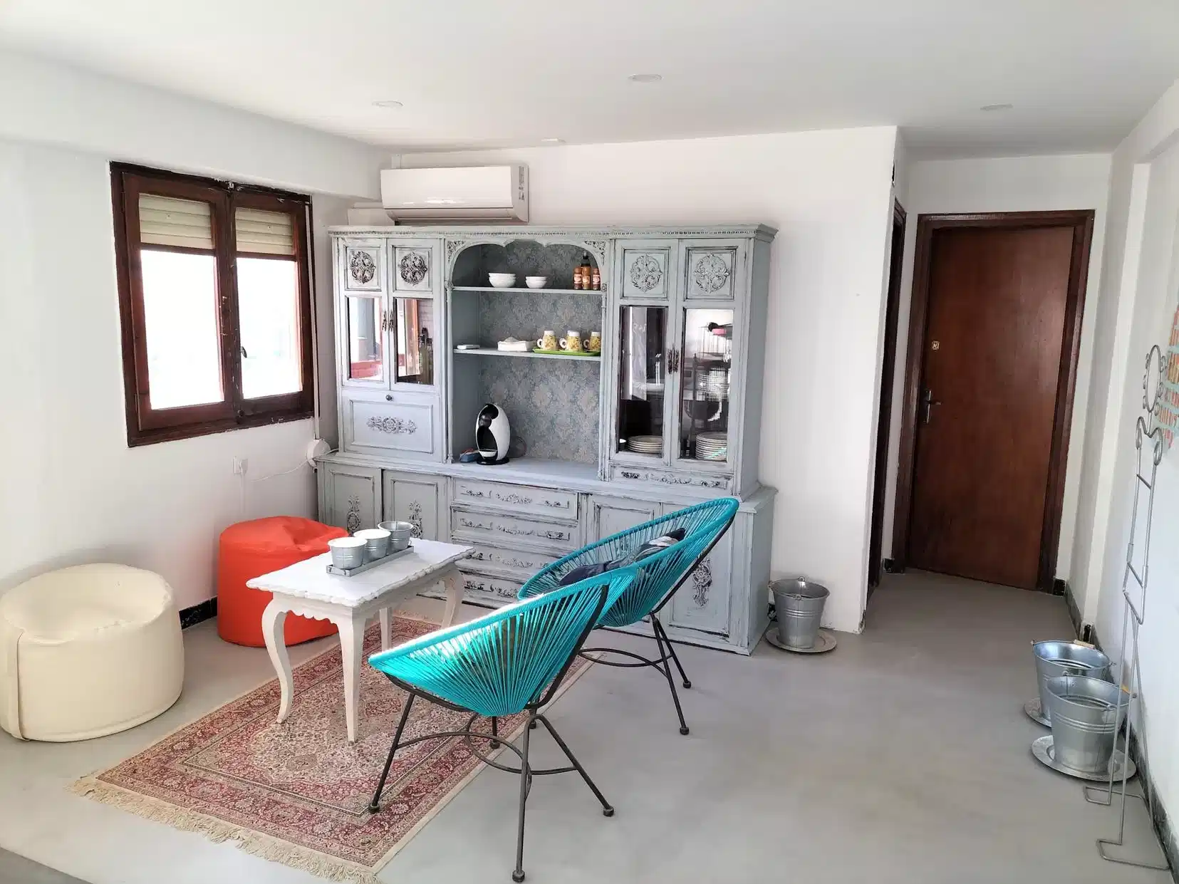 SPC 46011, Valencia - Valencia, Spain - Amenities