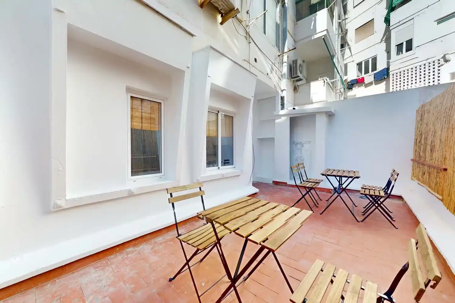 SPC 46008, Valencia - Valencia, Spain - Exterior