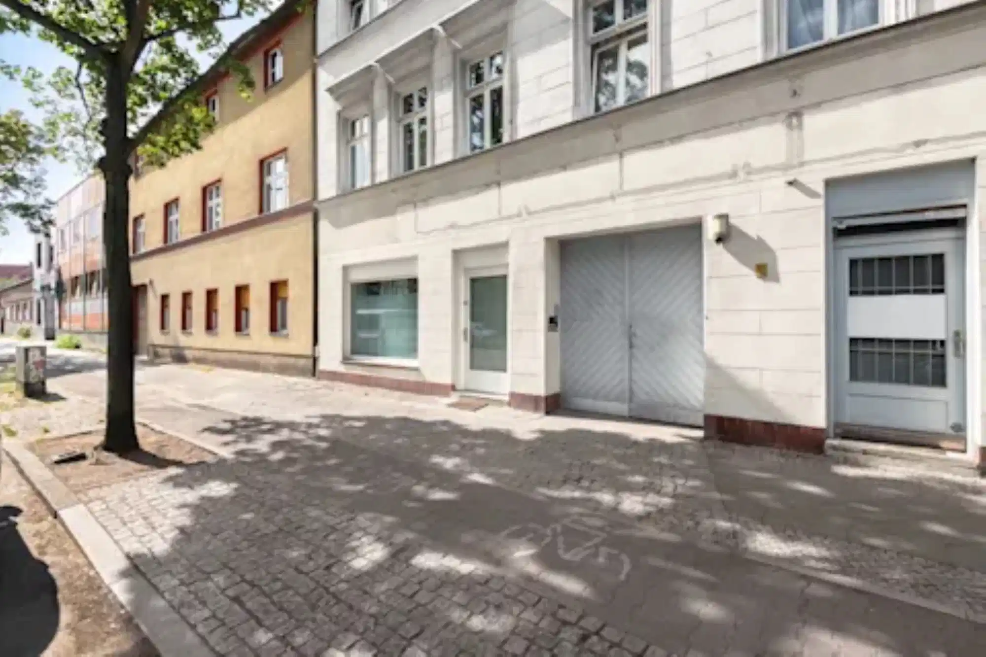 LX 13409, Berlin - Berlin, Germany - Exterior