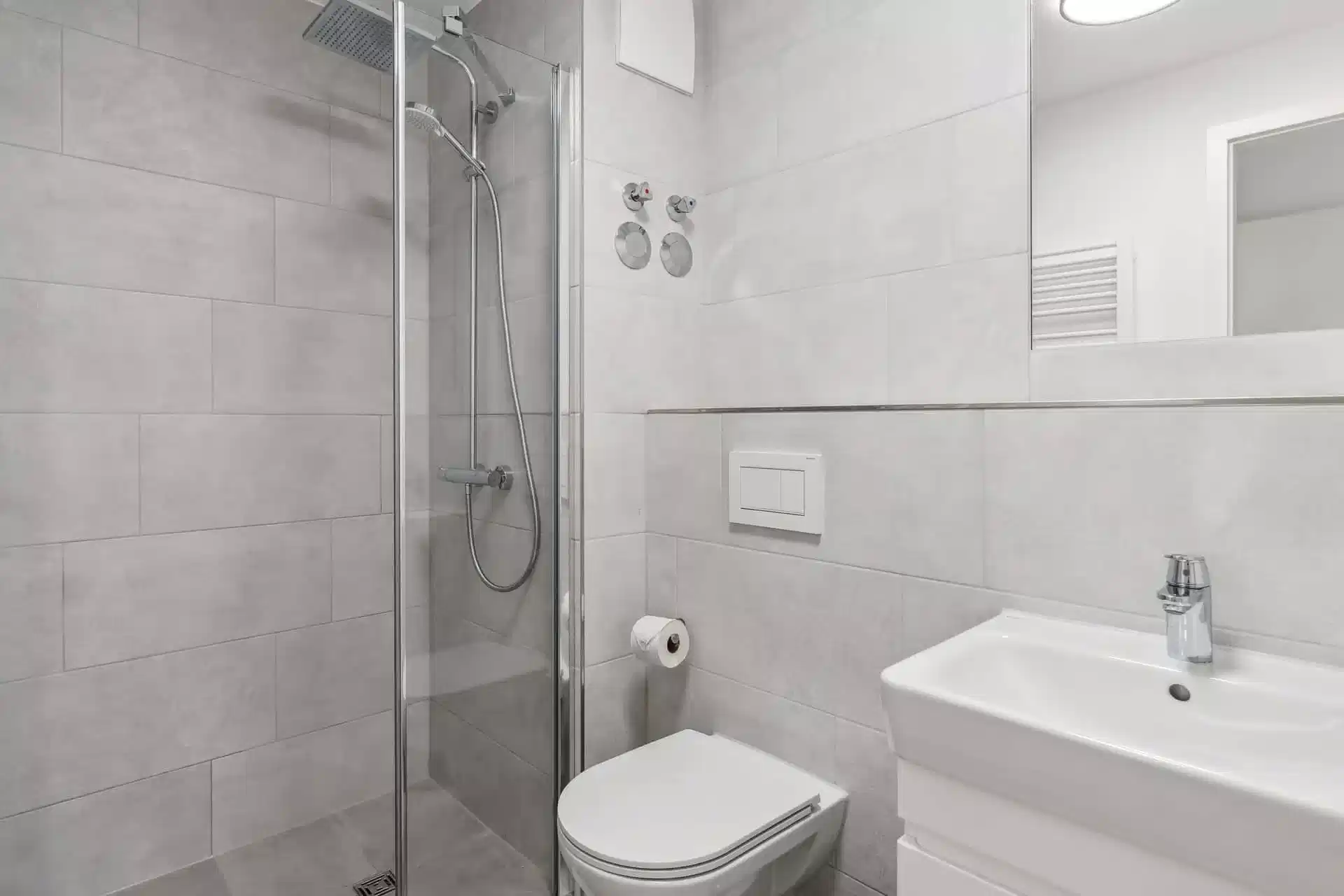 Common Area?w=400&h=260&fit=crop&q=40&auto=format&trim=auto