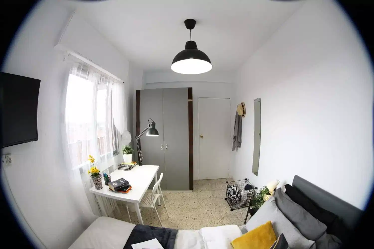 SPC 28047, Madrid - Madrid, Spain - Room in a 5 Bedroom 1 Bathroom (Calle De Camarena) - Amenities