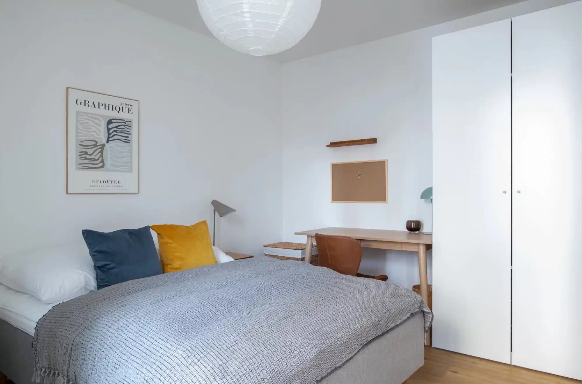 Room in 2 Bedroom 1 Bathroom | Alfred 8 Mighty
