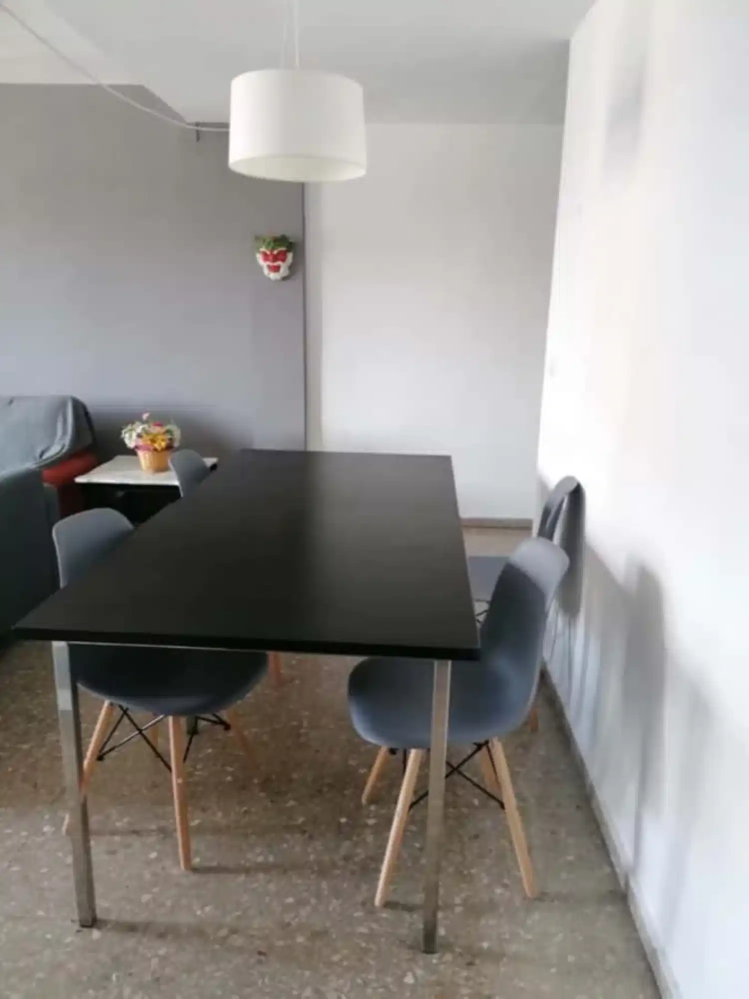 Exterior?w=400&h=260&fit=crop&q=40&auto=format&trim=auto