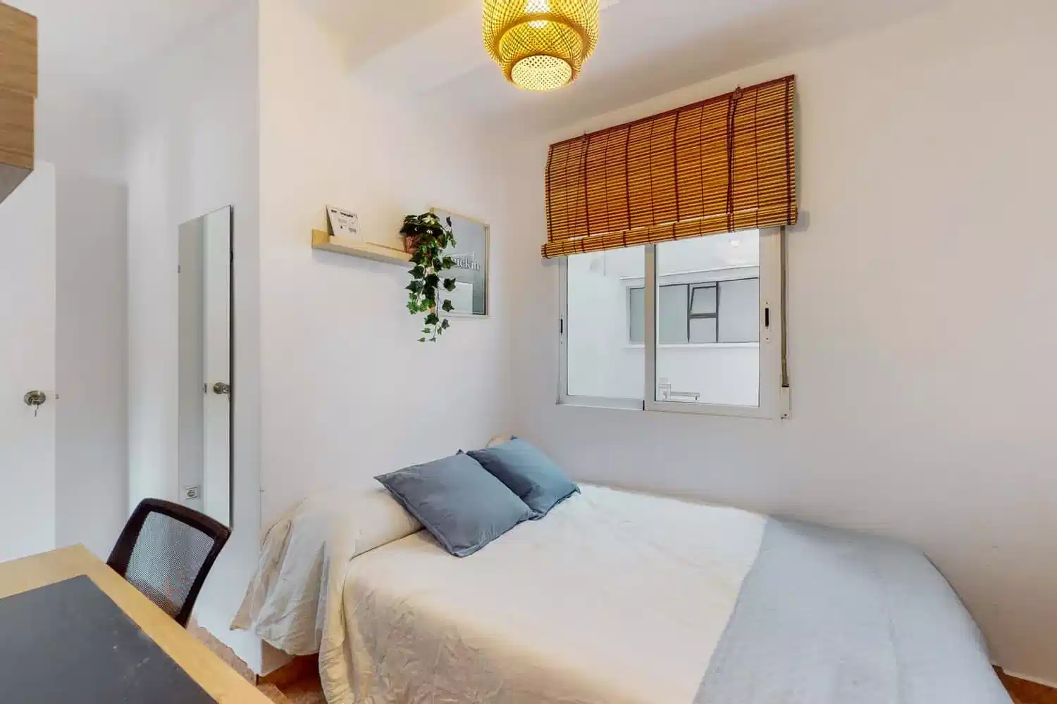 Amenities?w=400&h=260&fit=crop&q=40&auto=format&trim=auto