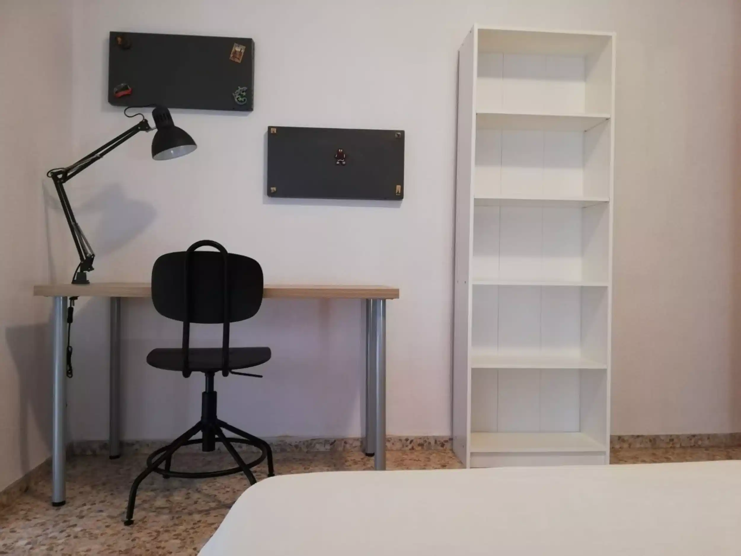 Amenities?w=400&h=260&fit=crop&q=40&auto=format&trim=auto