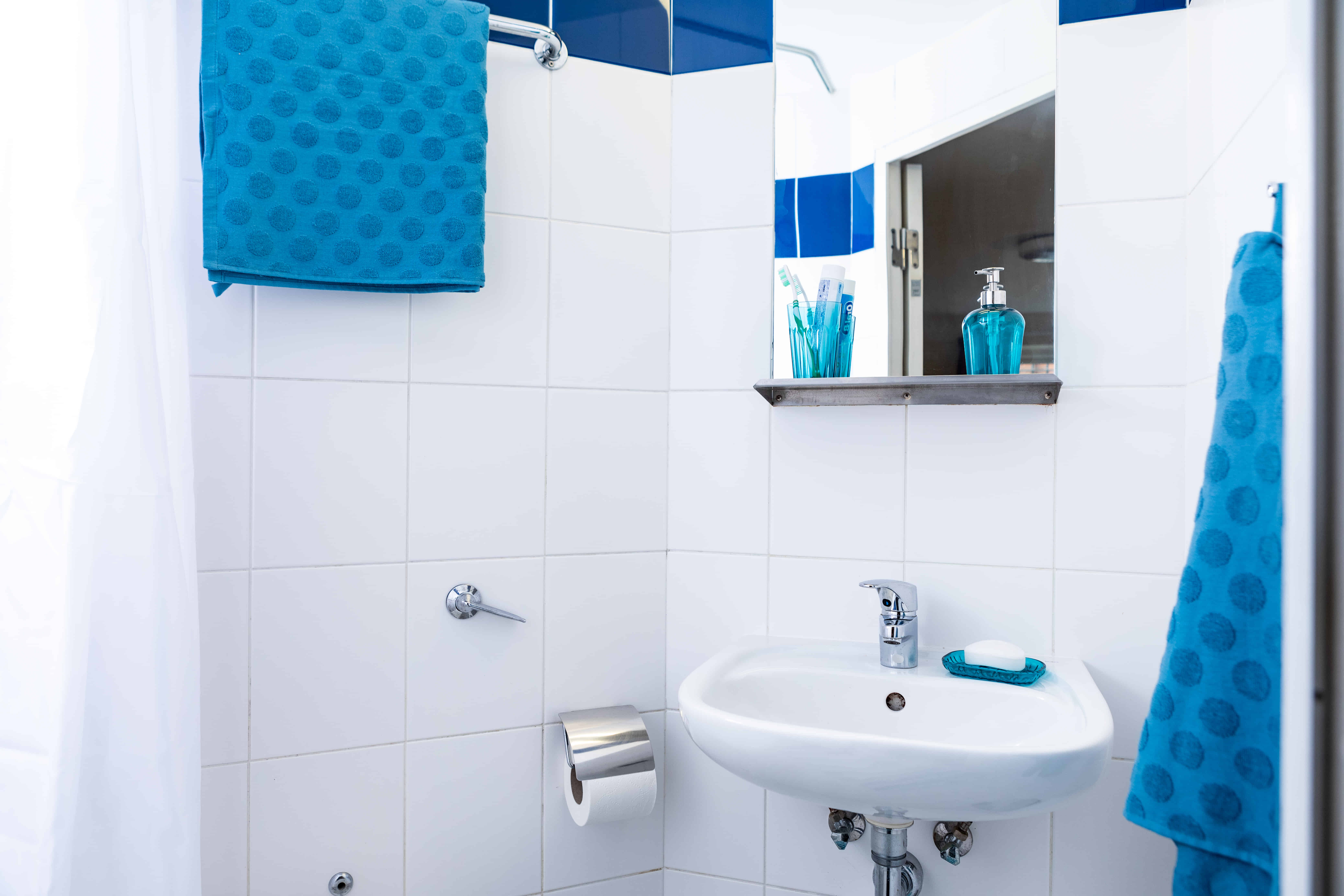 Amenities?w=400&h=260&fit=crop&q=40&auto=format&trim=auto