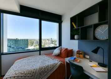 Amenities?w=400&h=260&fit=crop&q=40&auto=format&trim=auto