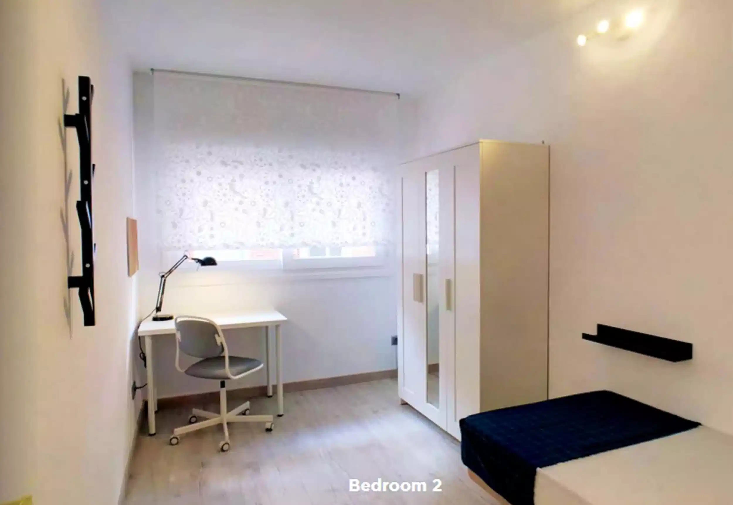 Common Area?w=400&h=260&fit=crop&q=40&auto=format&trim=auto