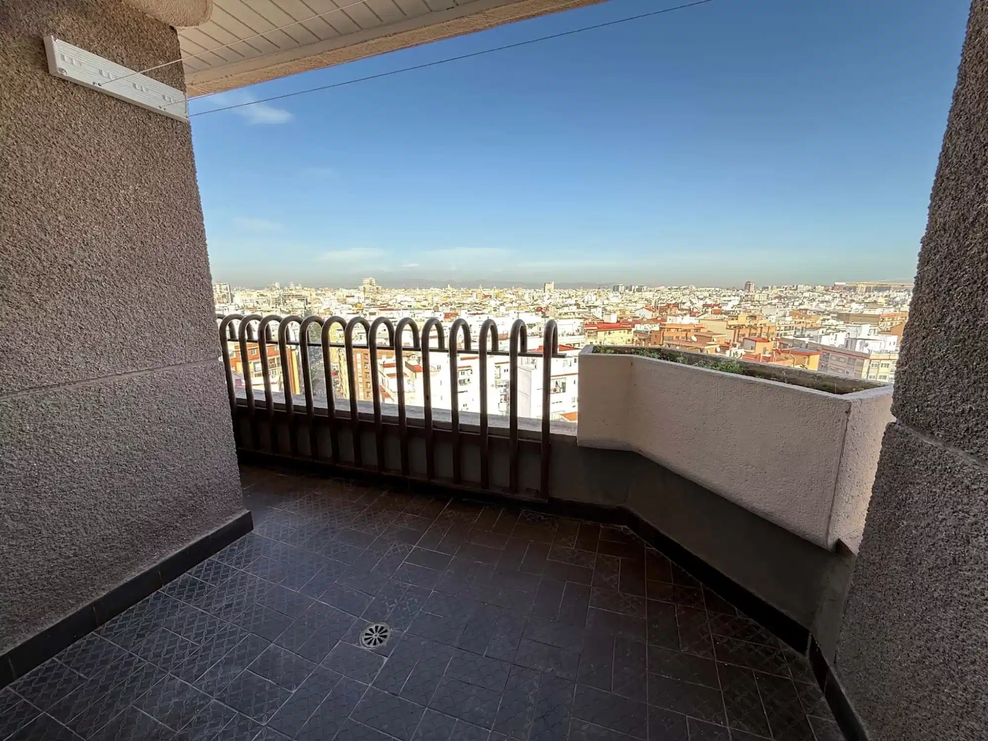 SPC 46006, Valencia - Valencia, Spain - Exterior