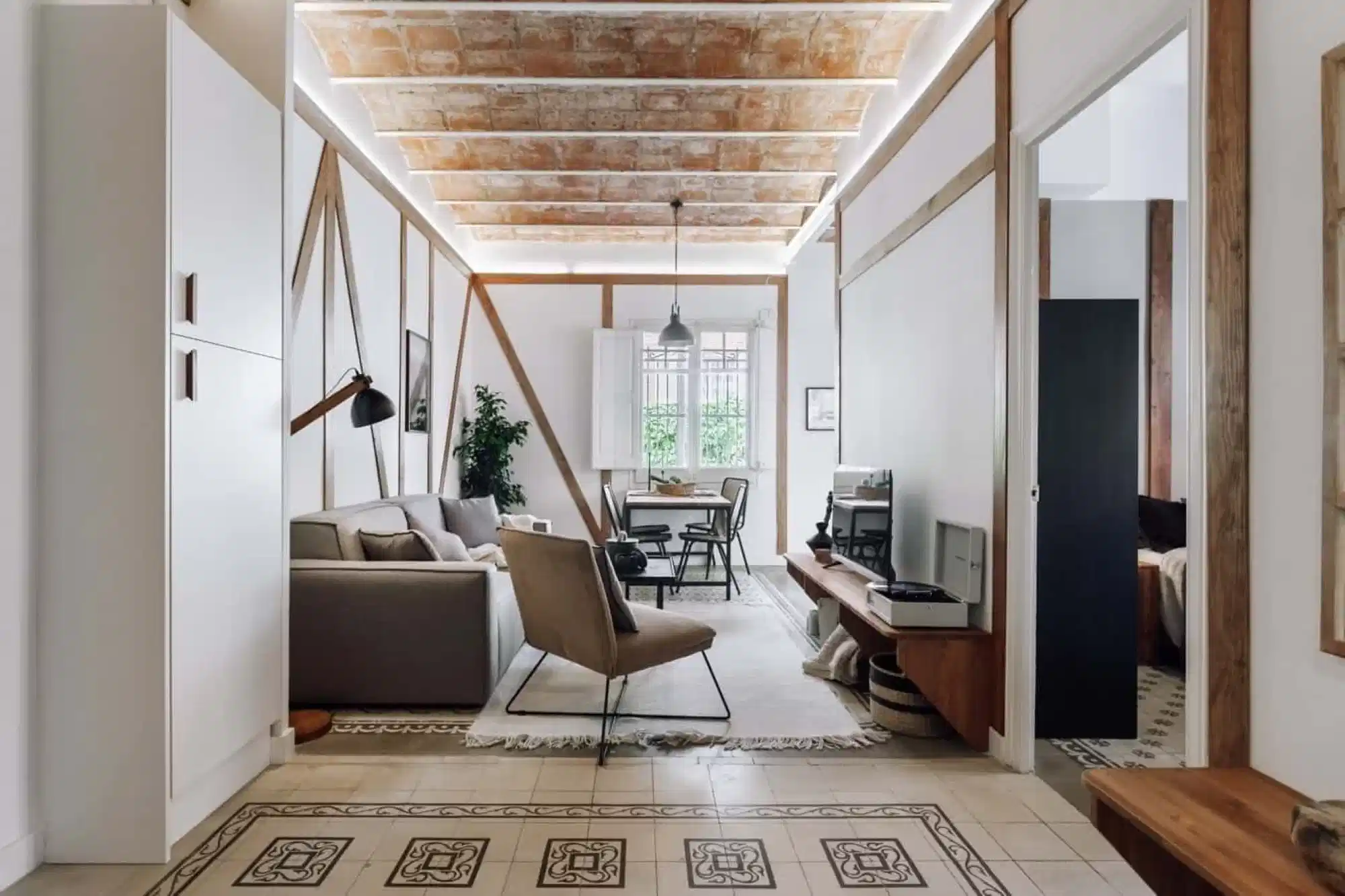 SPC 8017, Barcelona - Barcelona, Spain - #160714: 3 Bedroom 2 Bathroom (Carrer De Les Escoles Pies) - Common Area