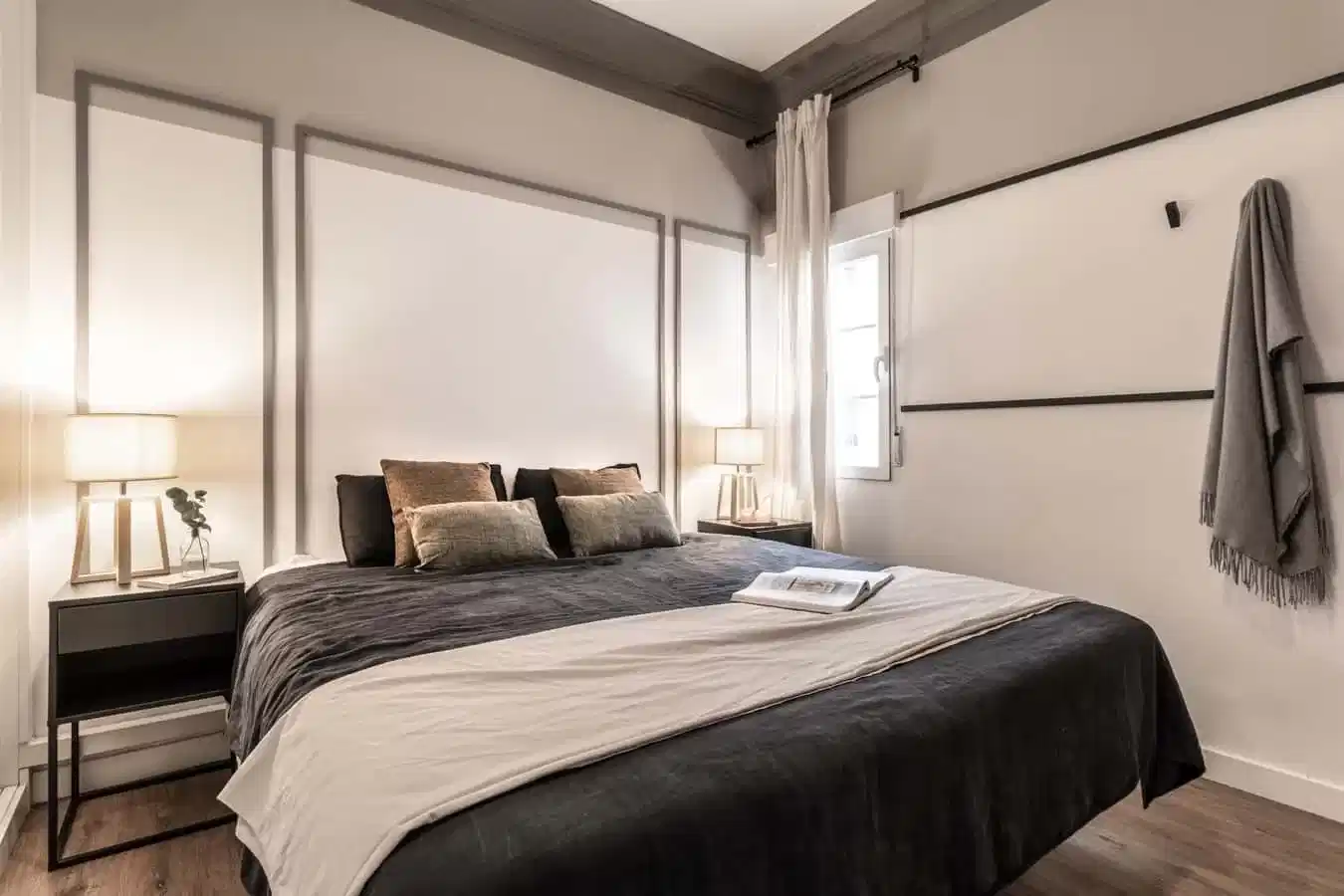 Exterior?w=400&h=260&fit=crop&q=40&auto=format&trim=auto