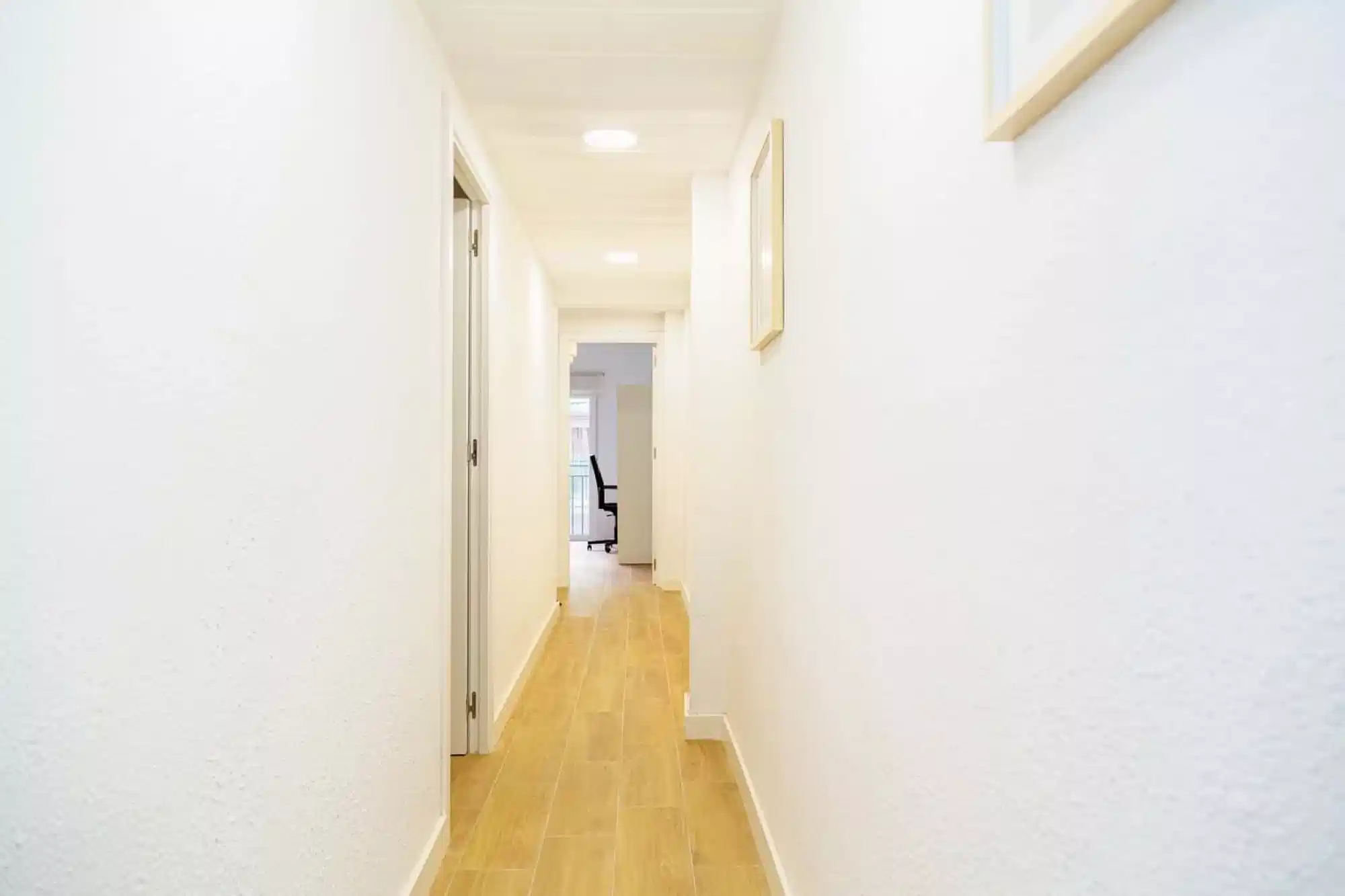 #122636: Room in 4 Bedroom 2 Bathroom (Calle De Domingo Ram) - Bedroom?w=400&h=260&fit=crop&q=40&auto=format&trim=auto