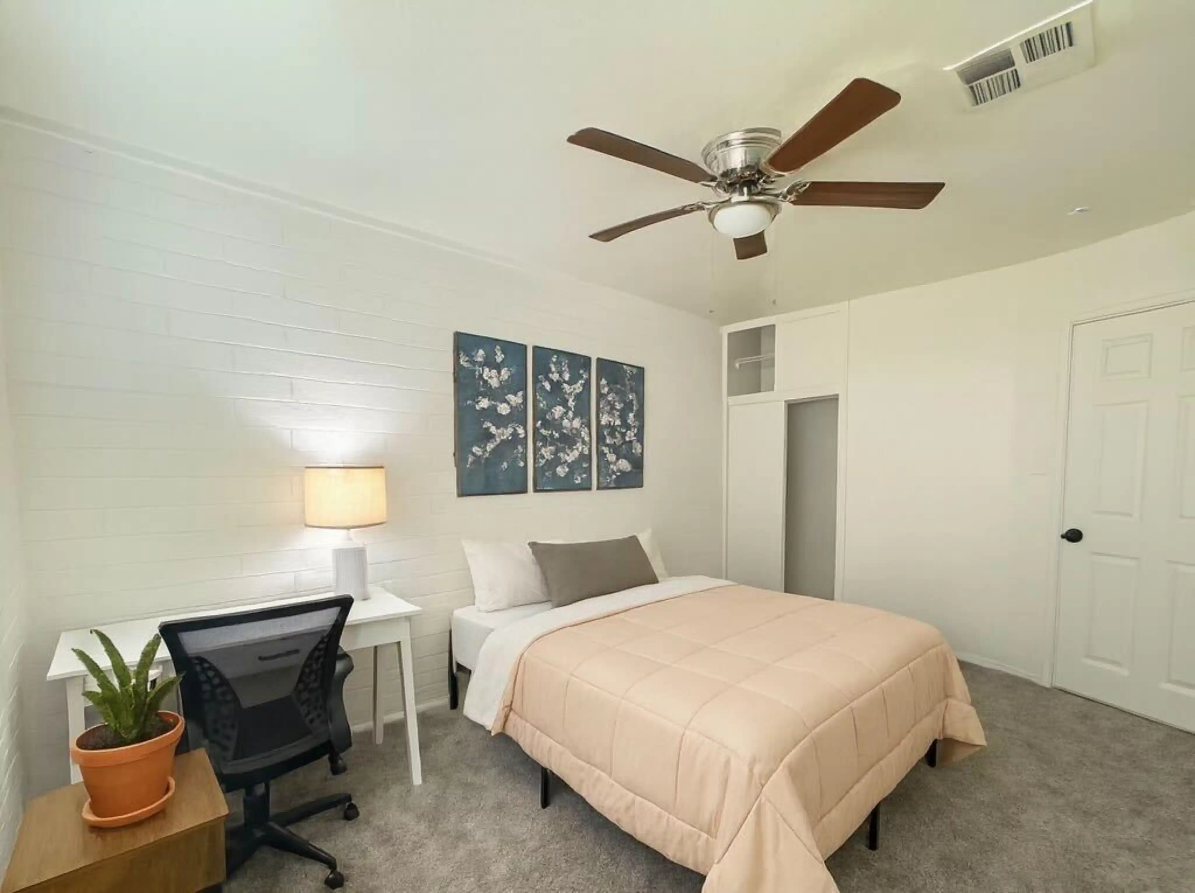 PDP 85017, Phoenix - Phoenix, Arizona, United States - #40971: Room in 8 Bed 3 Bath - Bedroom