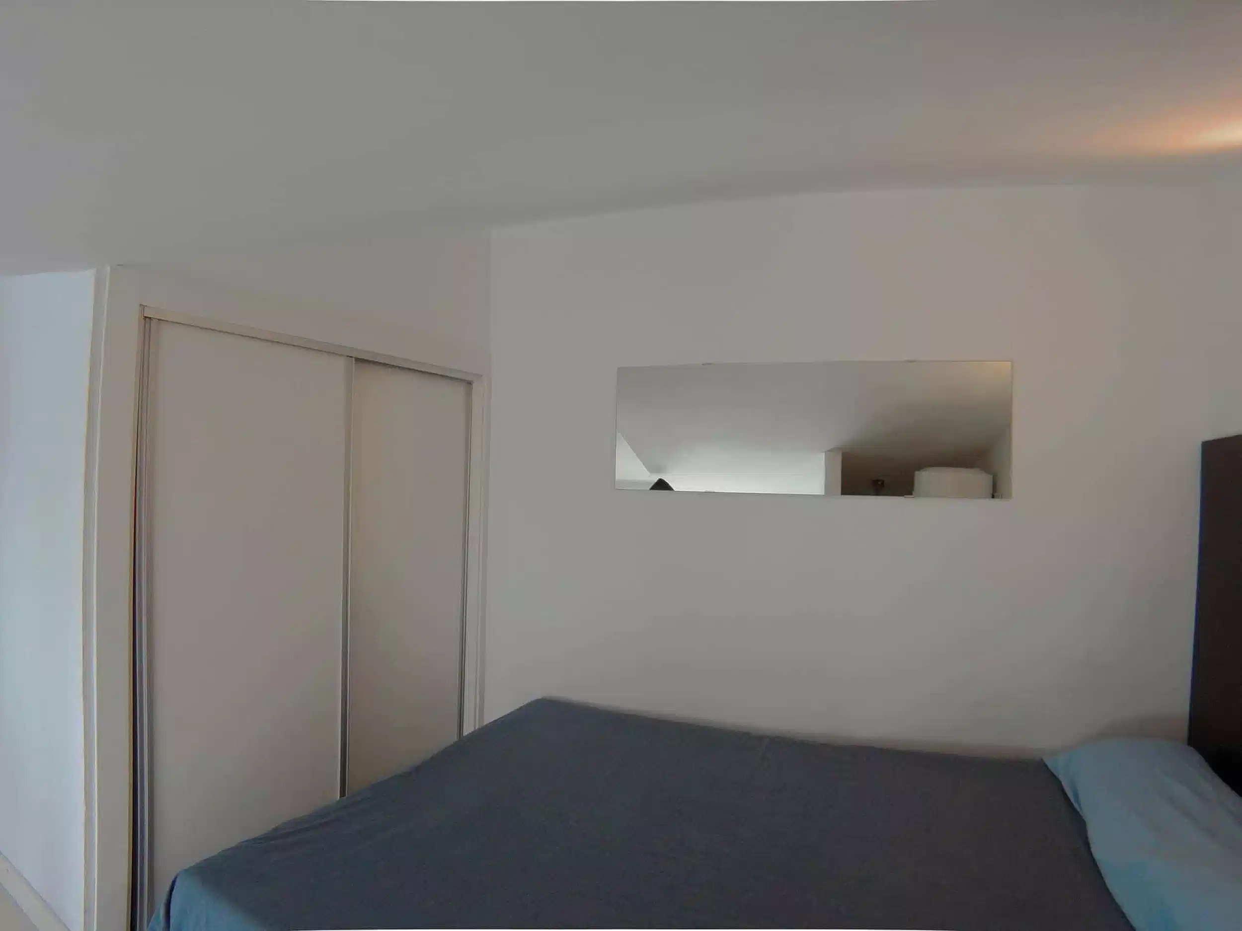 Exterior?w=400&h=260&fit=crop&q=40&auto=format&trim=auto