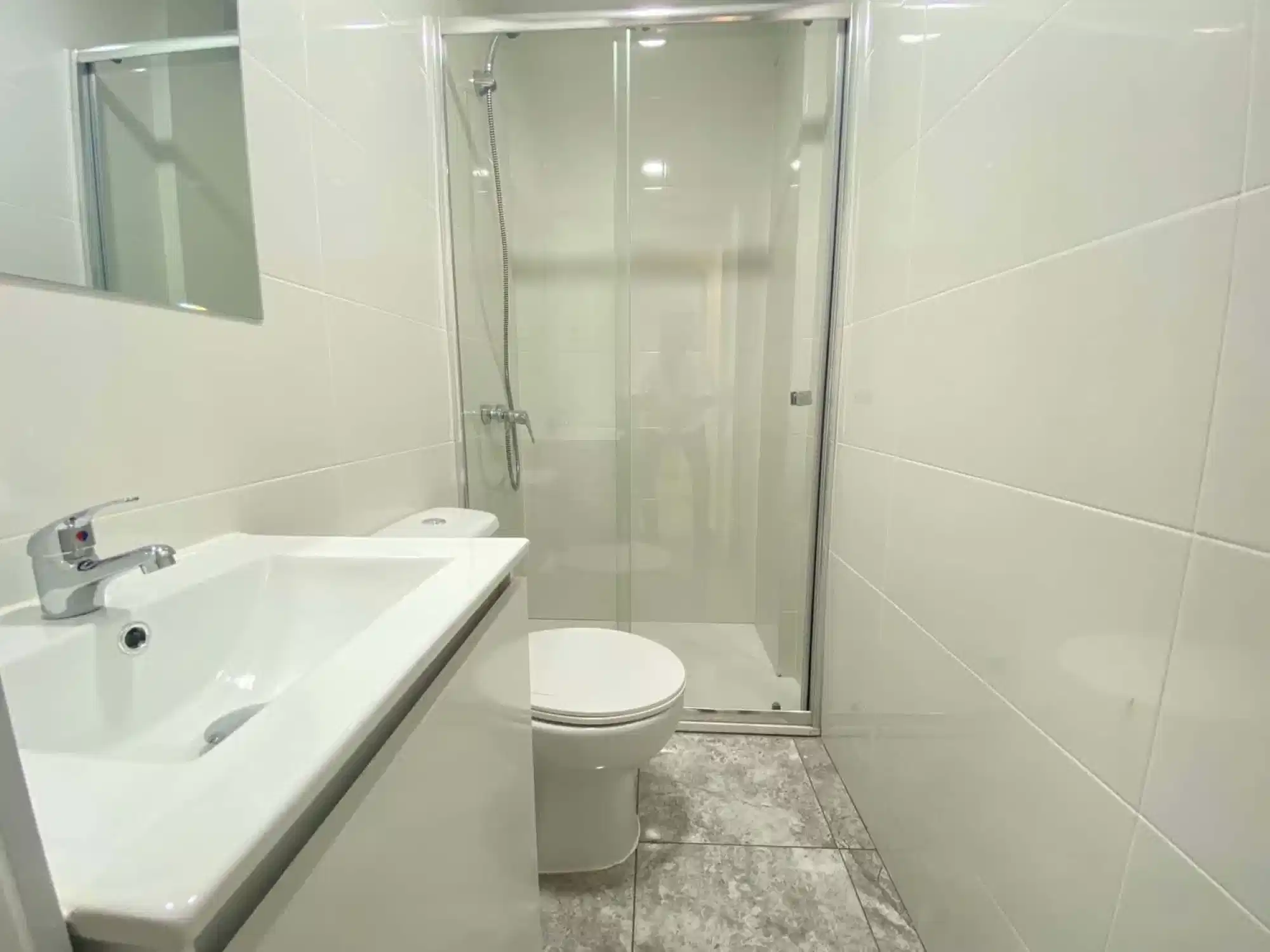 Common Area?w=400&h=260&fit=crop&q=40&auto=format&trim=auto