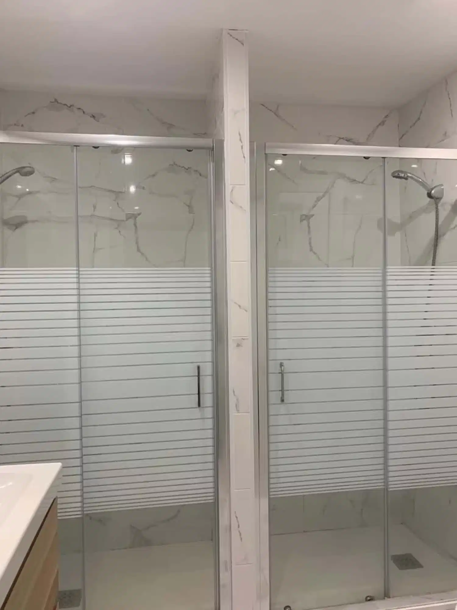 Common Area?w=400&h=260&fit=crop&q=40&auto=format&trim=auto