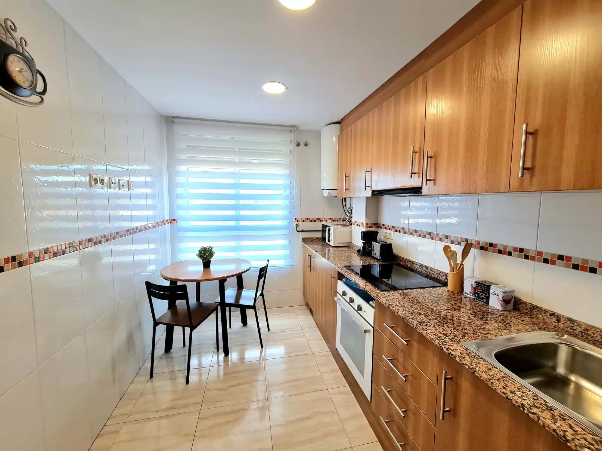 Common Area?w=400&h=260&fit=crop&q=40&auto=format&trim=auto