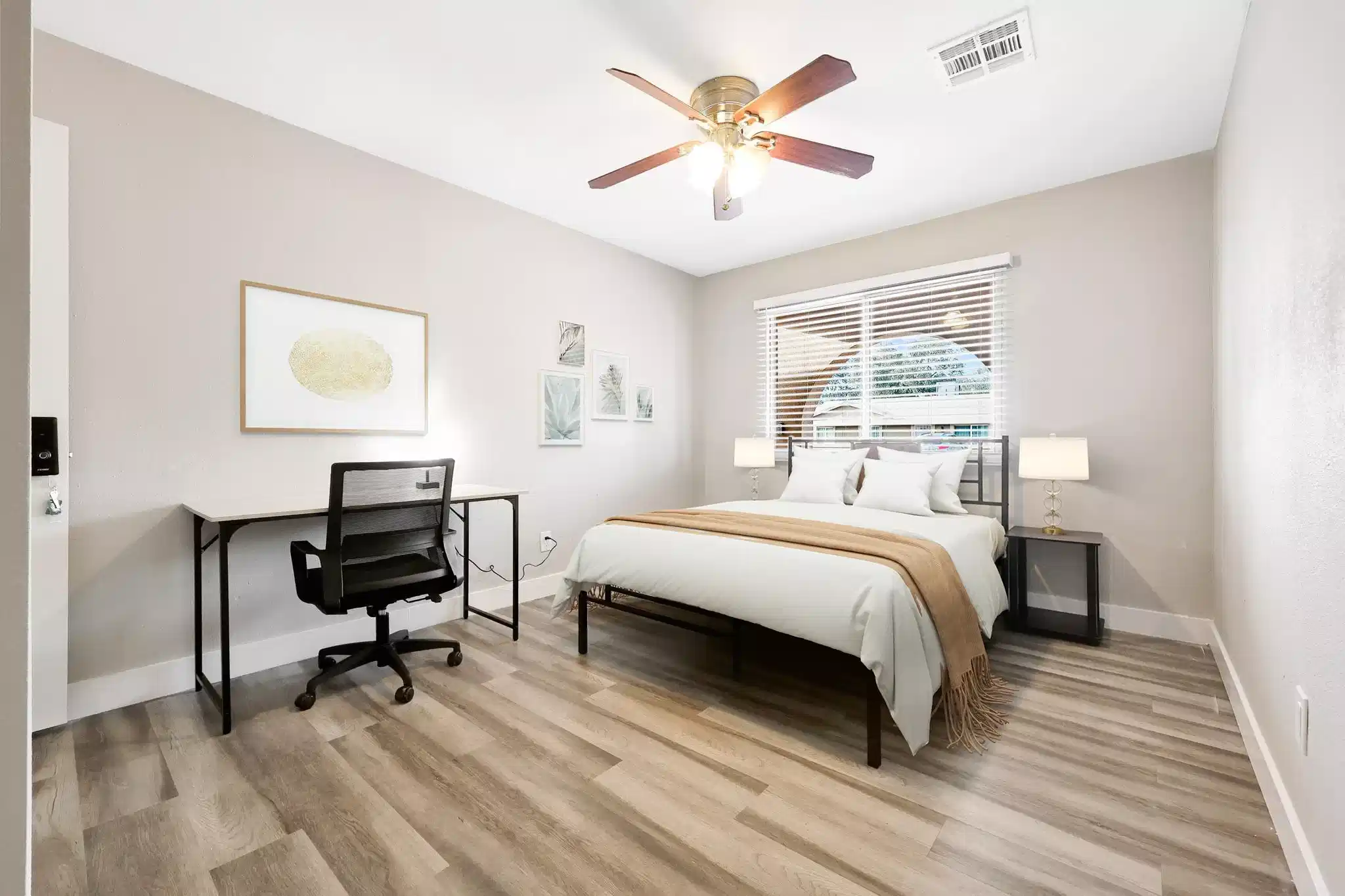 PDP 85035, Phoenix  - Phoenix, Arizona, United States - #23821: Room in 9 Bed 3 Bath - Bedroom