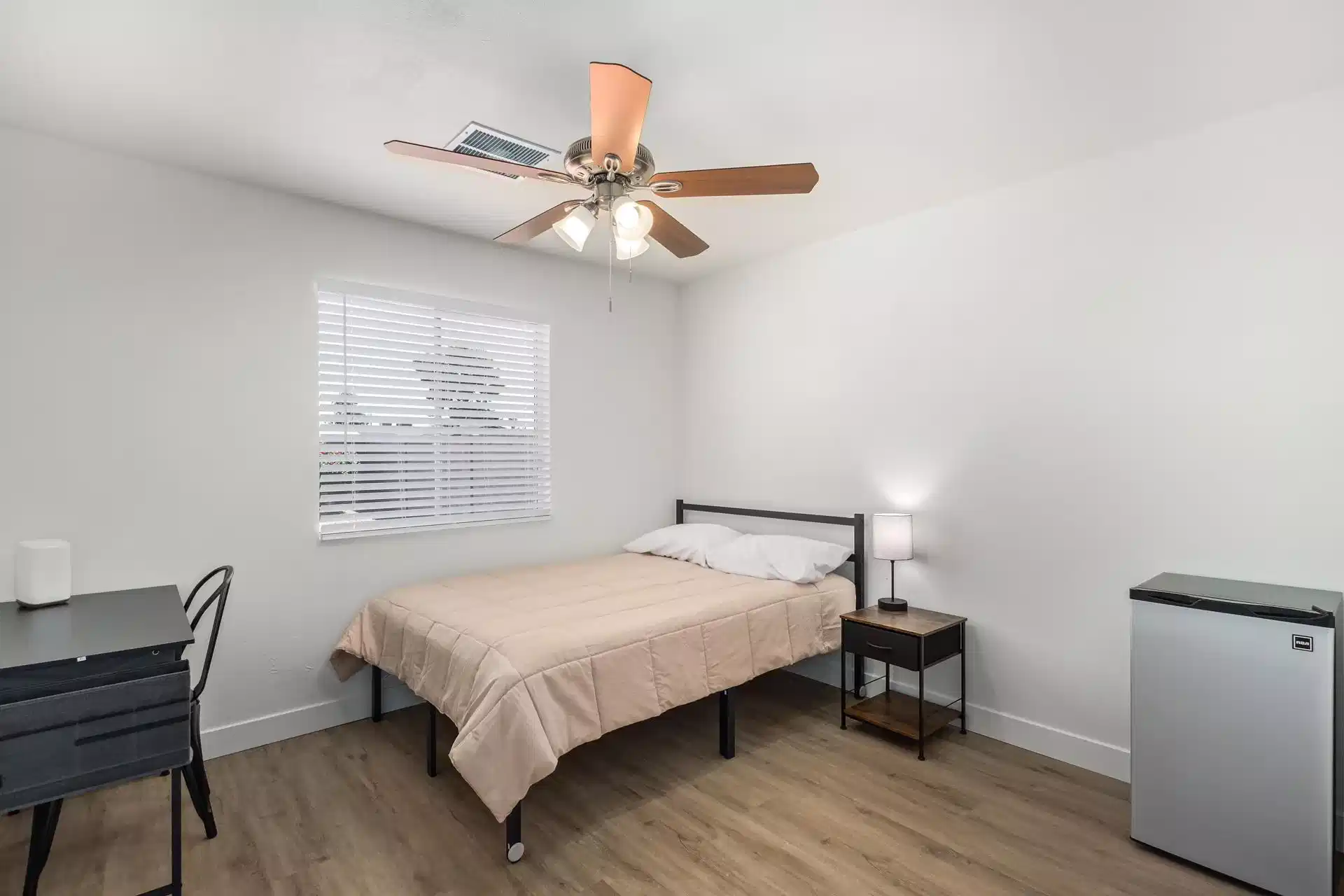 PDP 85035, Phoenix  - Phoenix, Arizona, United States - #12786: Room in 8 Bed 3 Bath - Bedroom