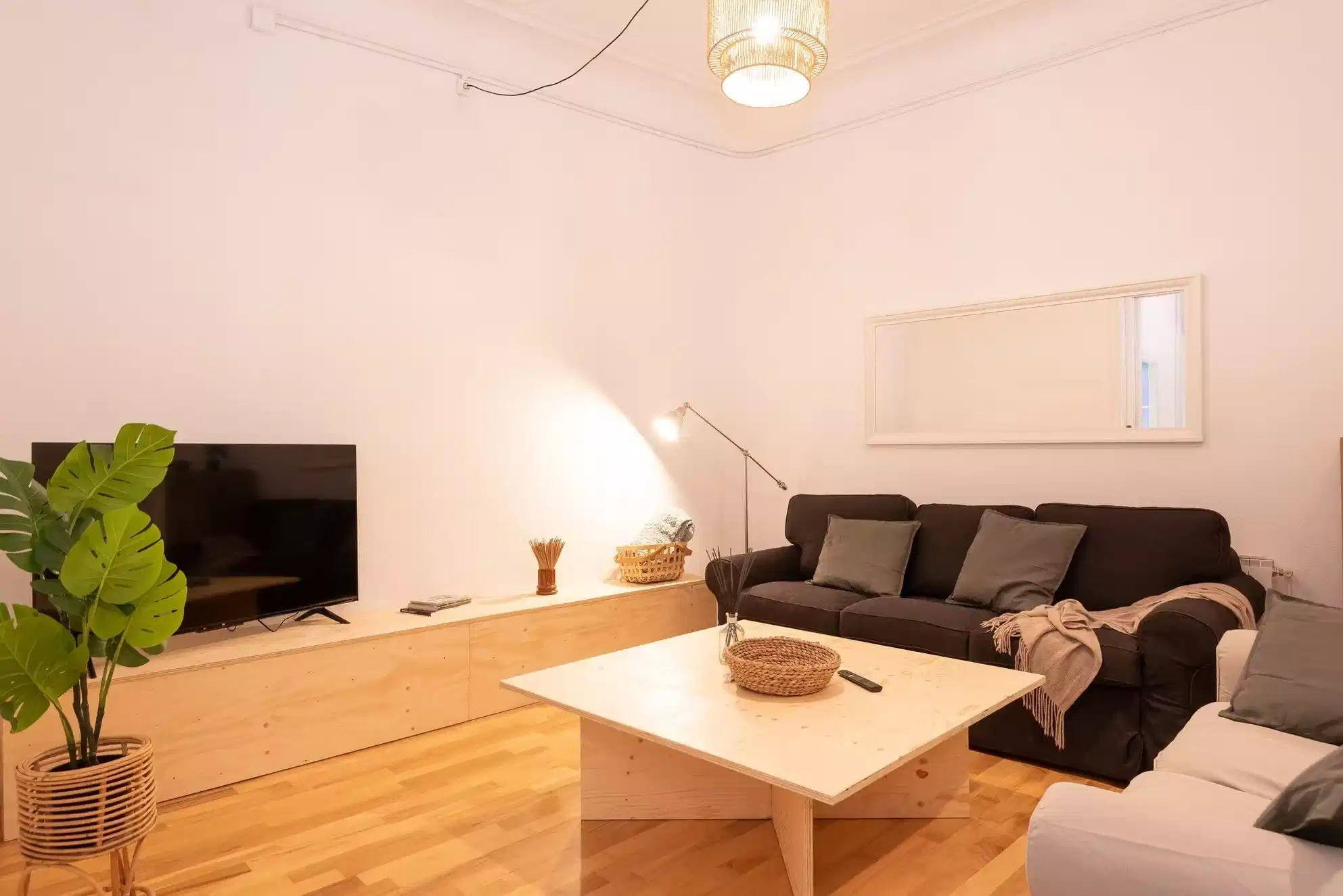 Room in 8 Bed 4 Bath | Gracia - Bathroom?w=400&h=260&fit=crop&q=40&auto=format&trim=auto